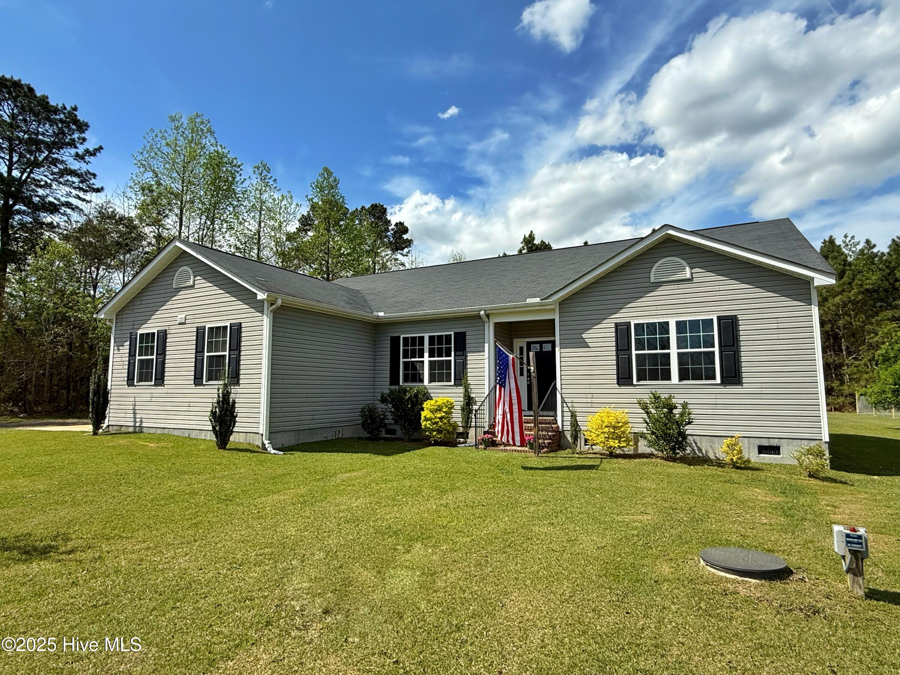 1535 Ghio Road Property Photo 4