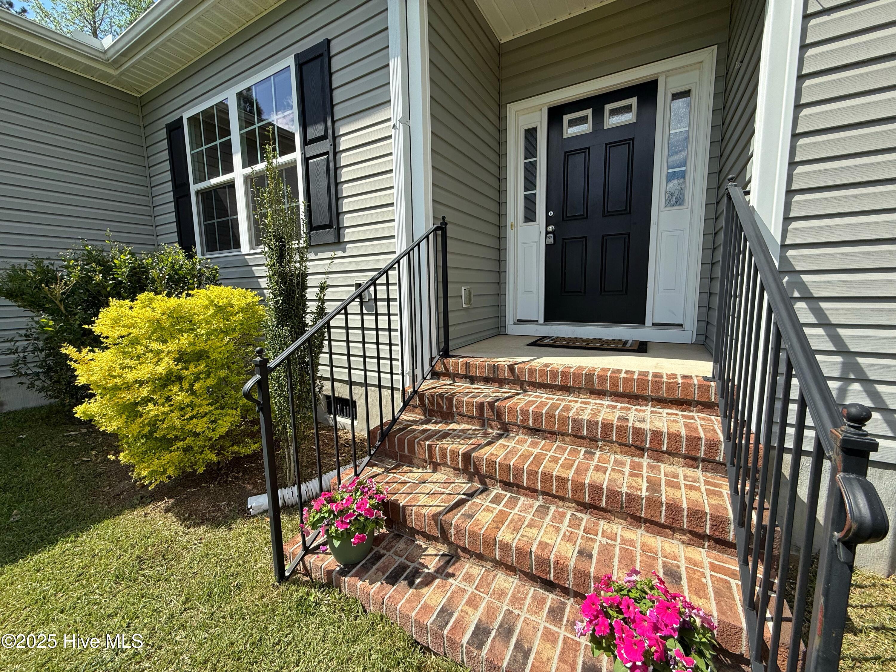 1535 Ghio Road Property Photo 9