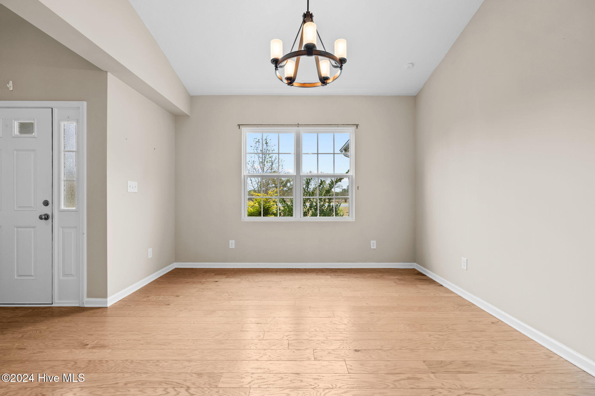 1535 Ghio Road Property Photo 12