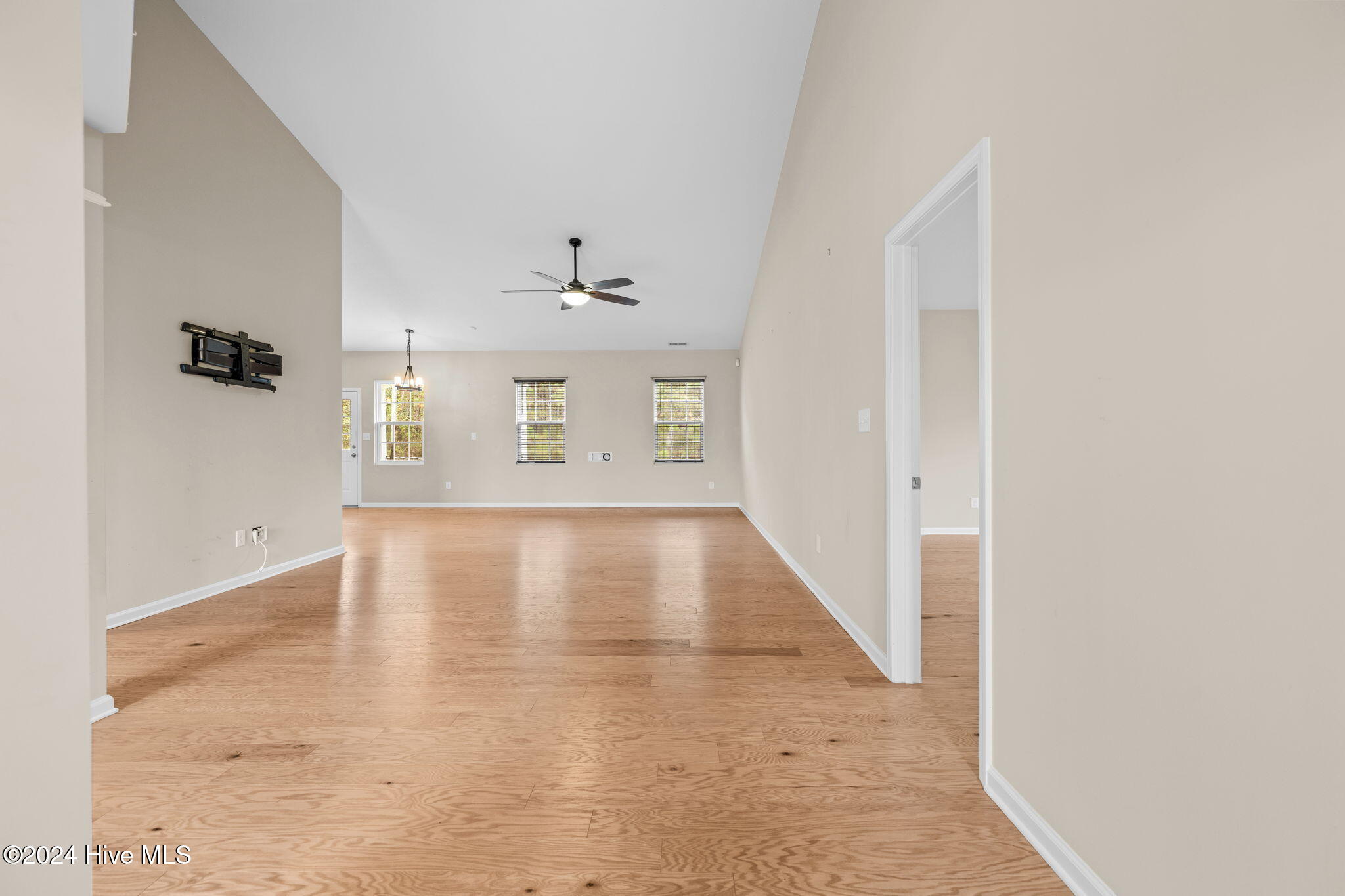 1535 Ghio Road Property Photo 16