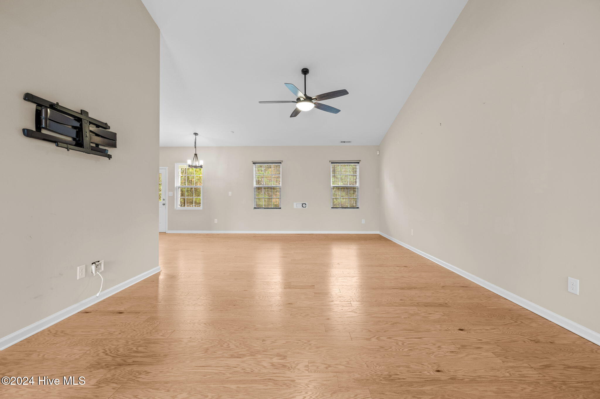 1535 Ghio Road Property Photo 17