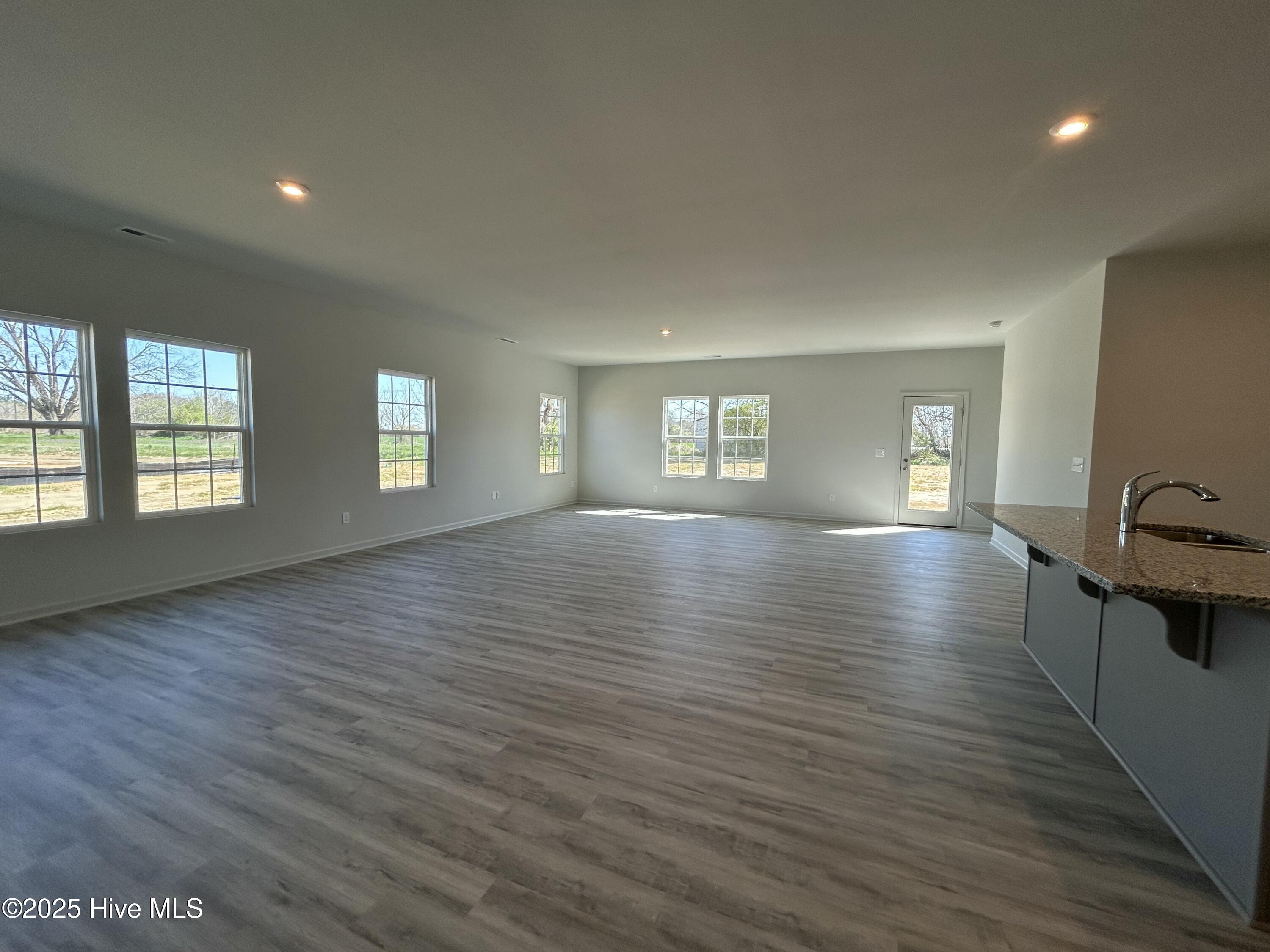 102 Johnson Ridge Way Property Photo 10