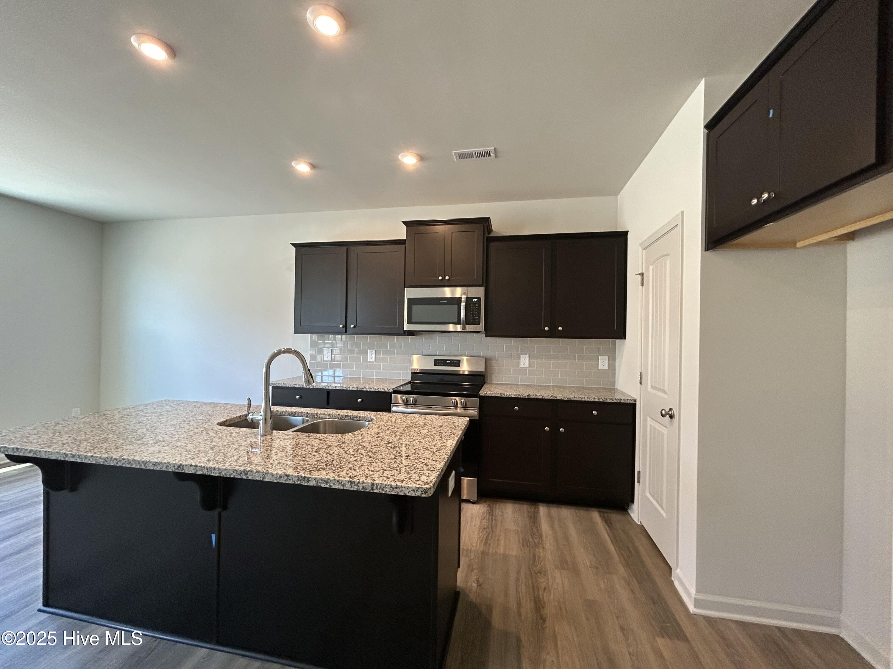 259 Johnson Ridge Way Property Photo 8