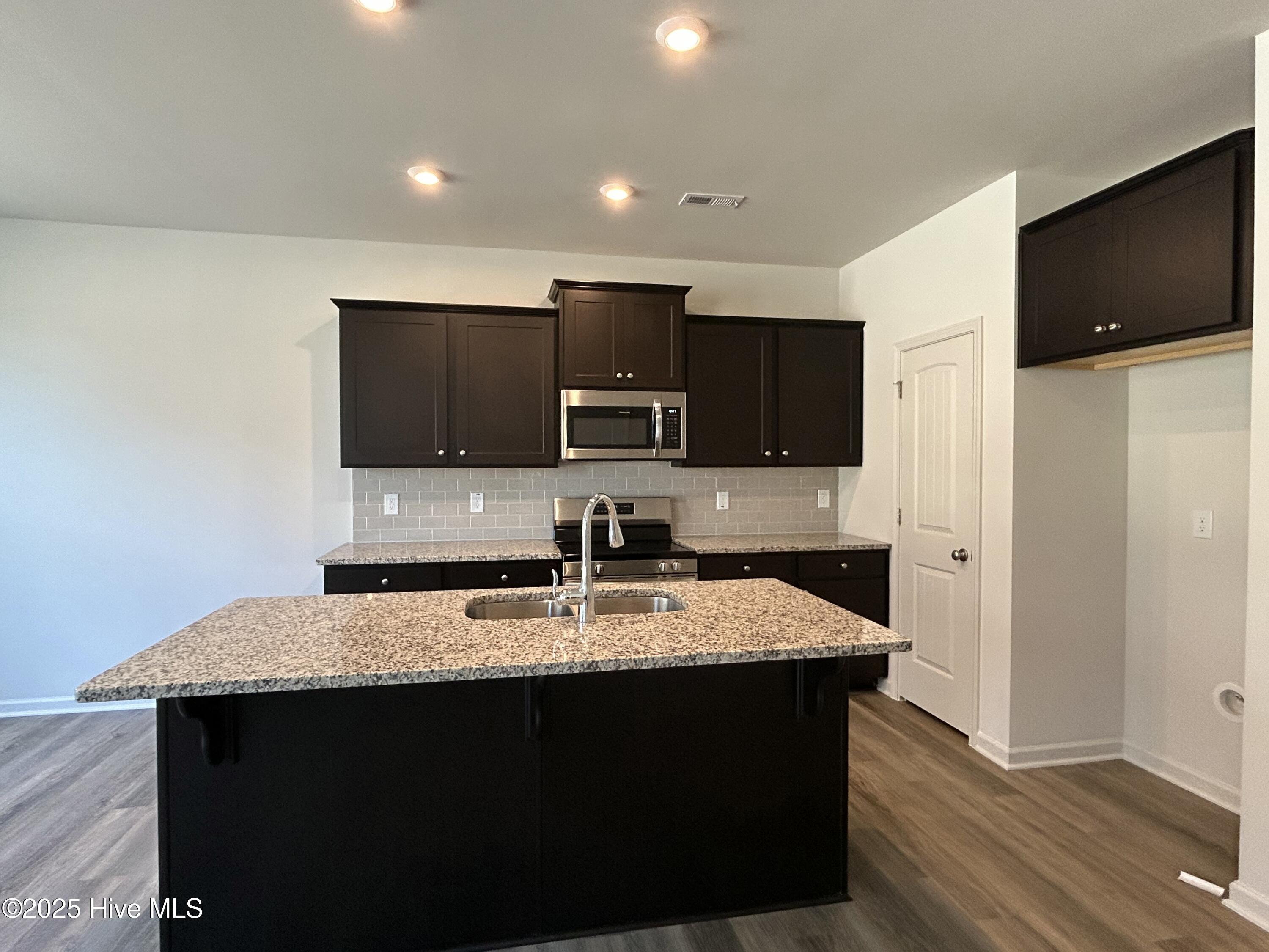 259 Johnson Ridge Way Property Photo 9