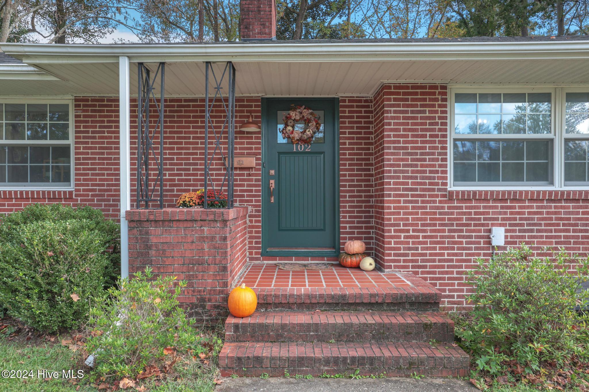 102 Jean Circle Property Photo 4