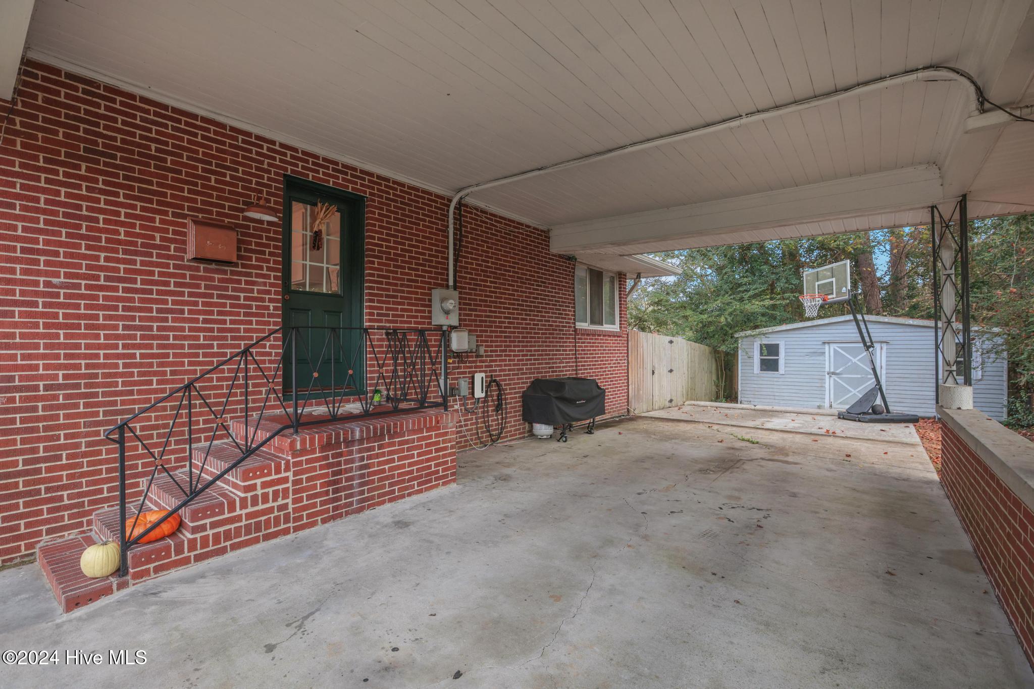 102 Jean Circle Property Photo 6