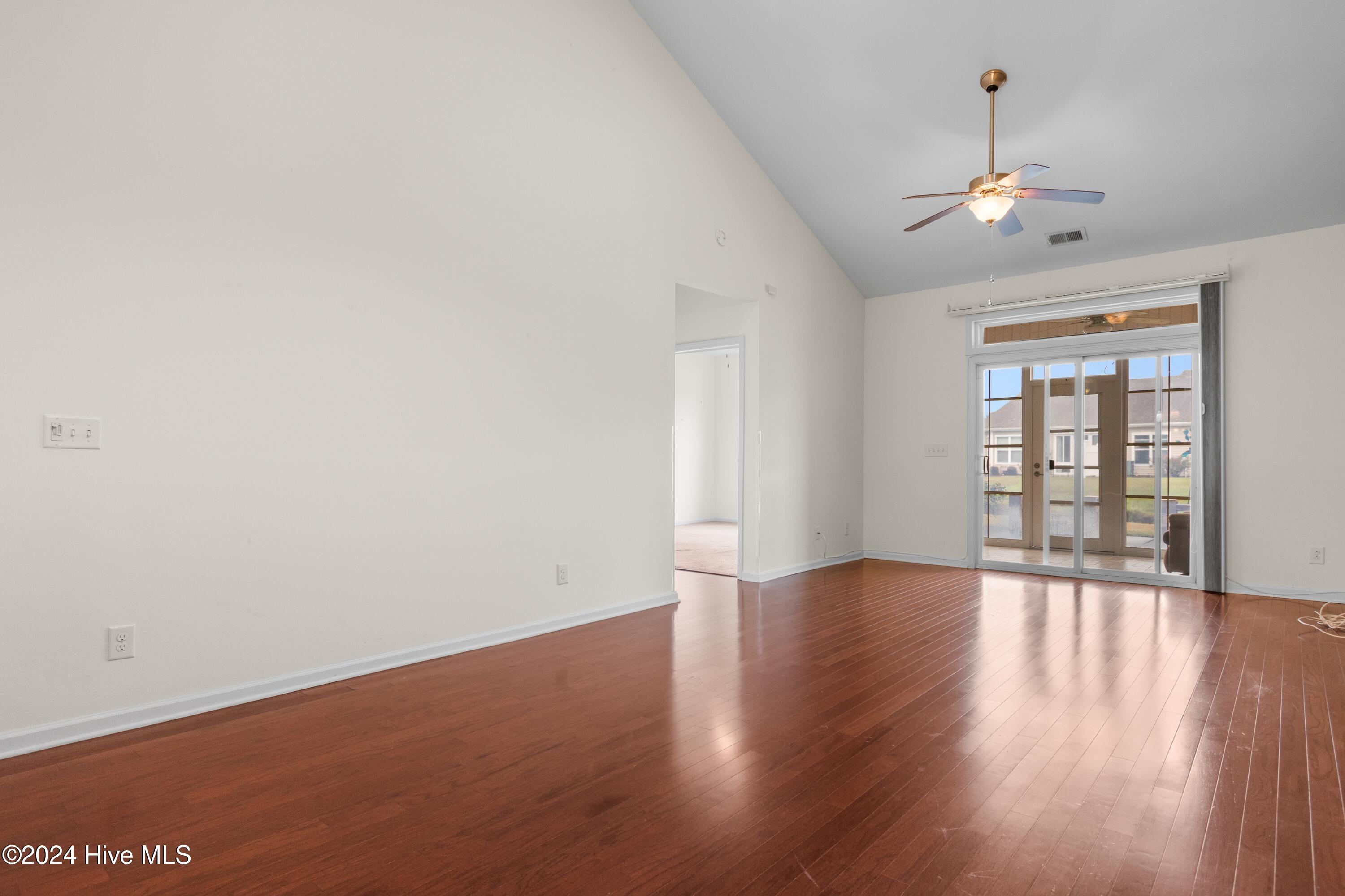 1562 Palmina Loop Property Photo 7