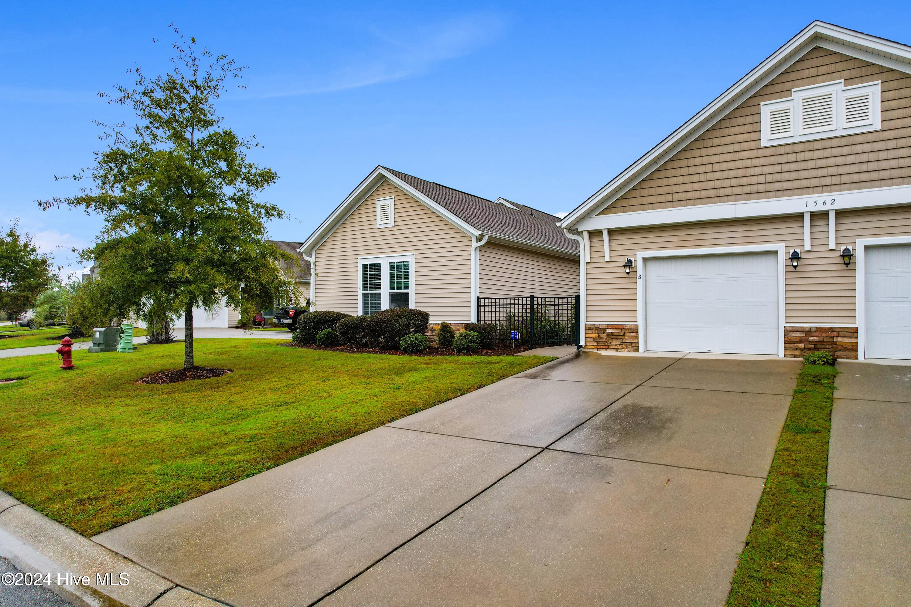 1562 Palmina Loop Property Photo 44