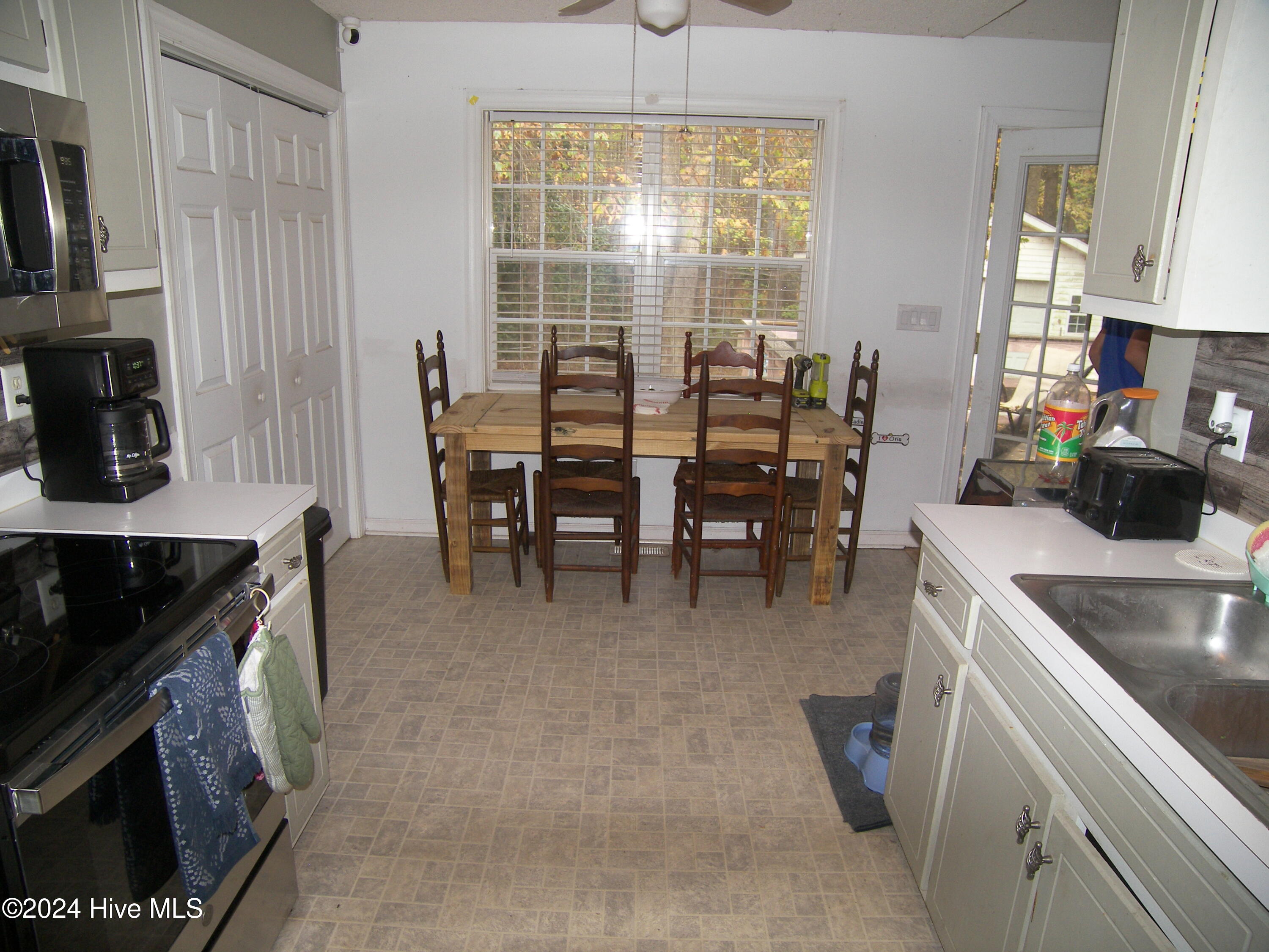 601 N Walnut Street Property Photo 3
