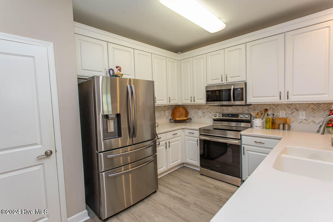 395 S Crow Creek Drive 1521 Property Photo 4