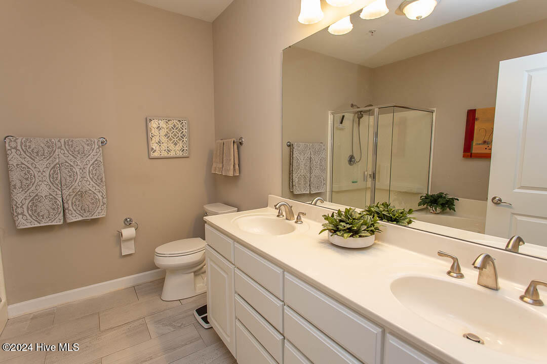 395 S Crow Creek Drive 1521 Property Photo 27
