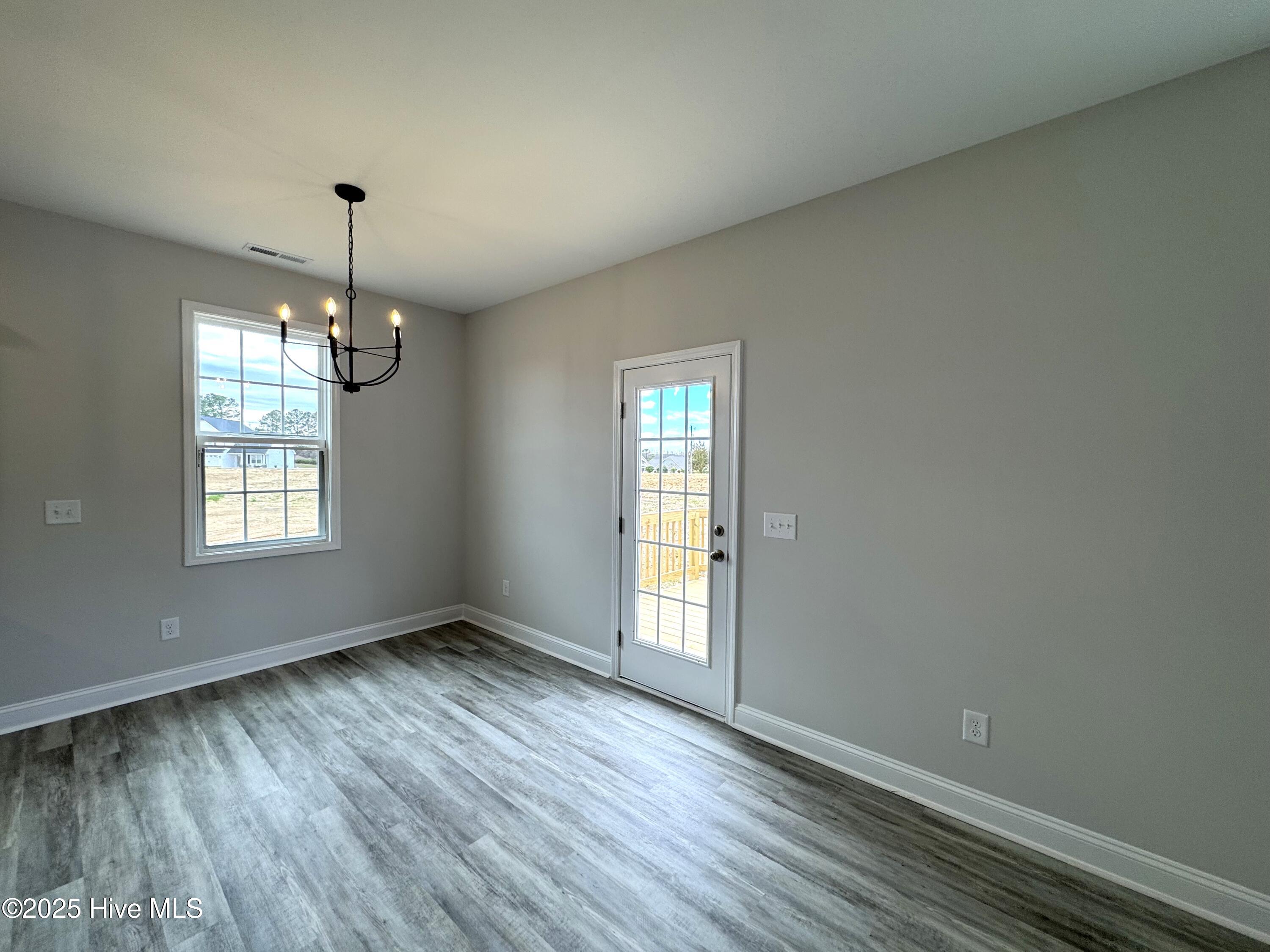 95 Mapledale Court Property Photo 7
