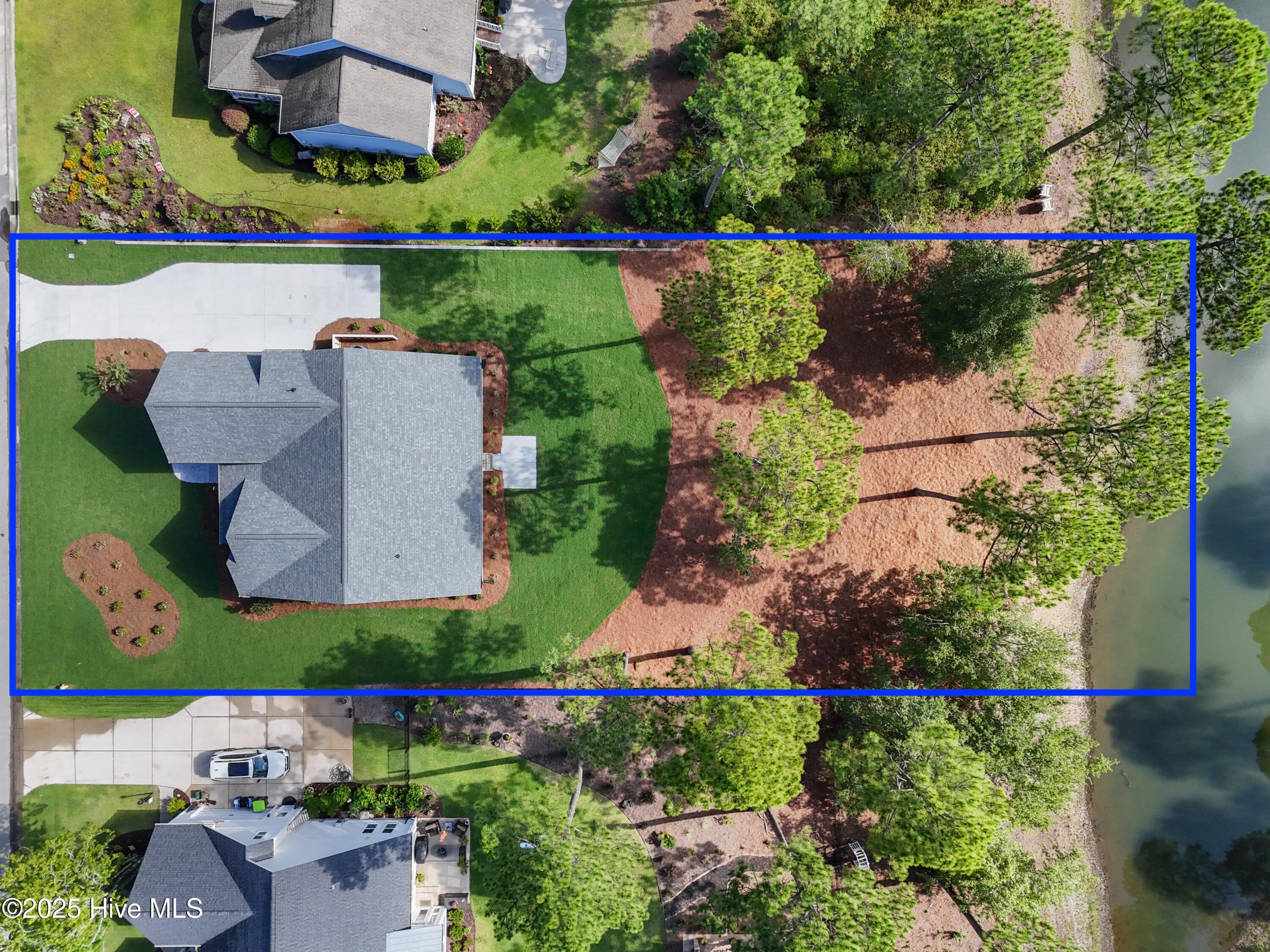 668 Breezewood Drive Property Photo 16