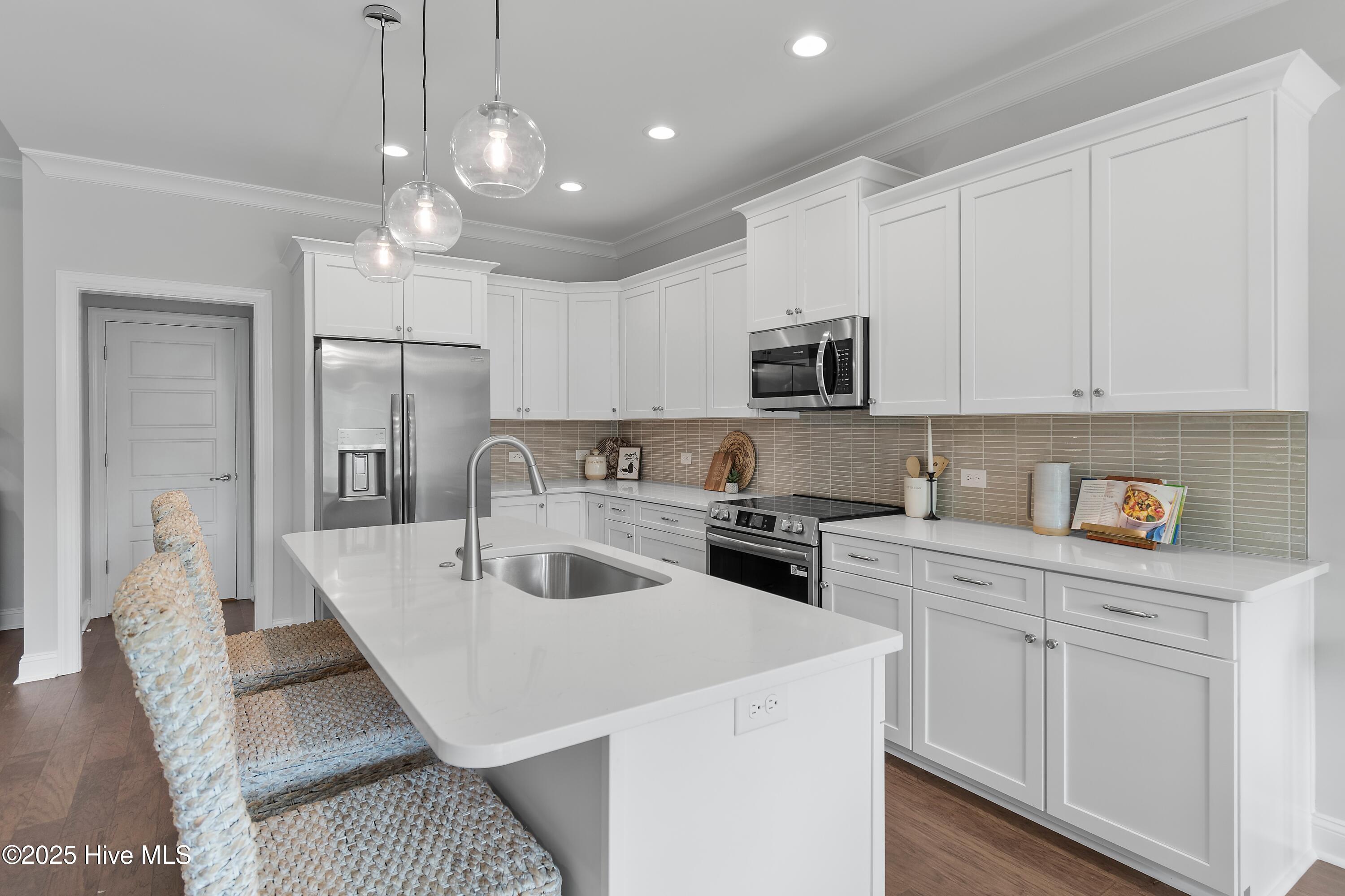 668 Breezewood Drive Property Photo 27