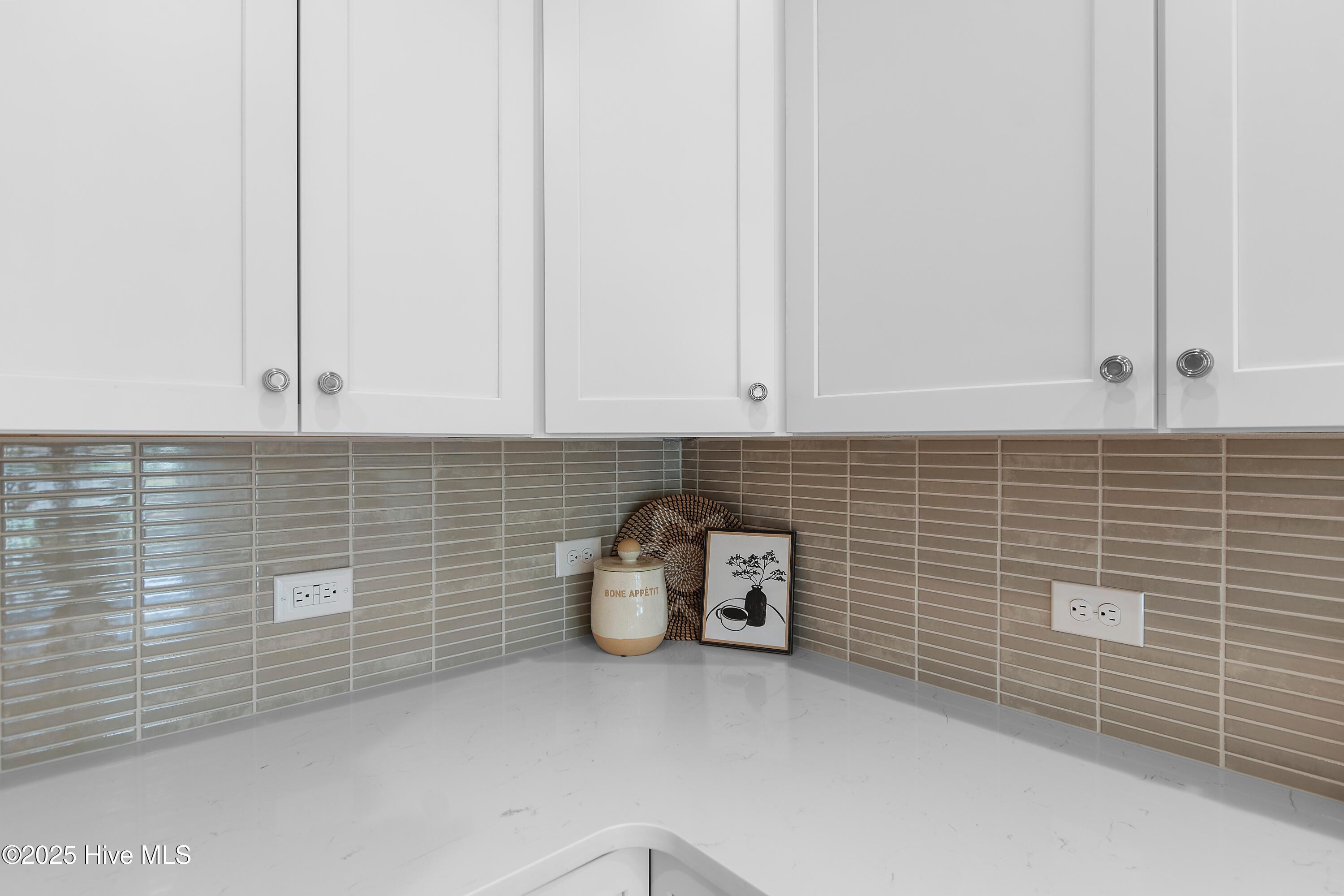 668 Breezewood Drive Property Photo 30