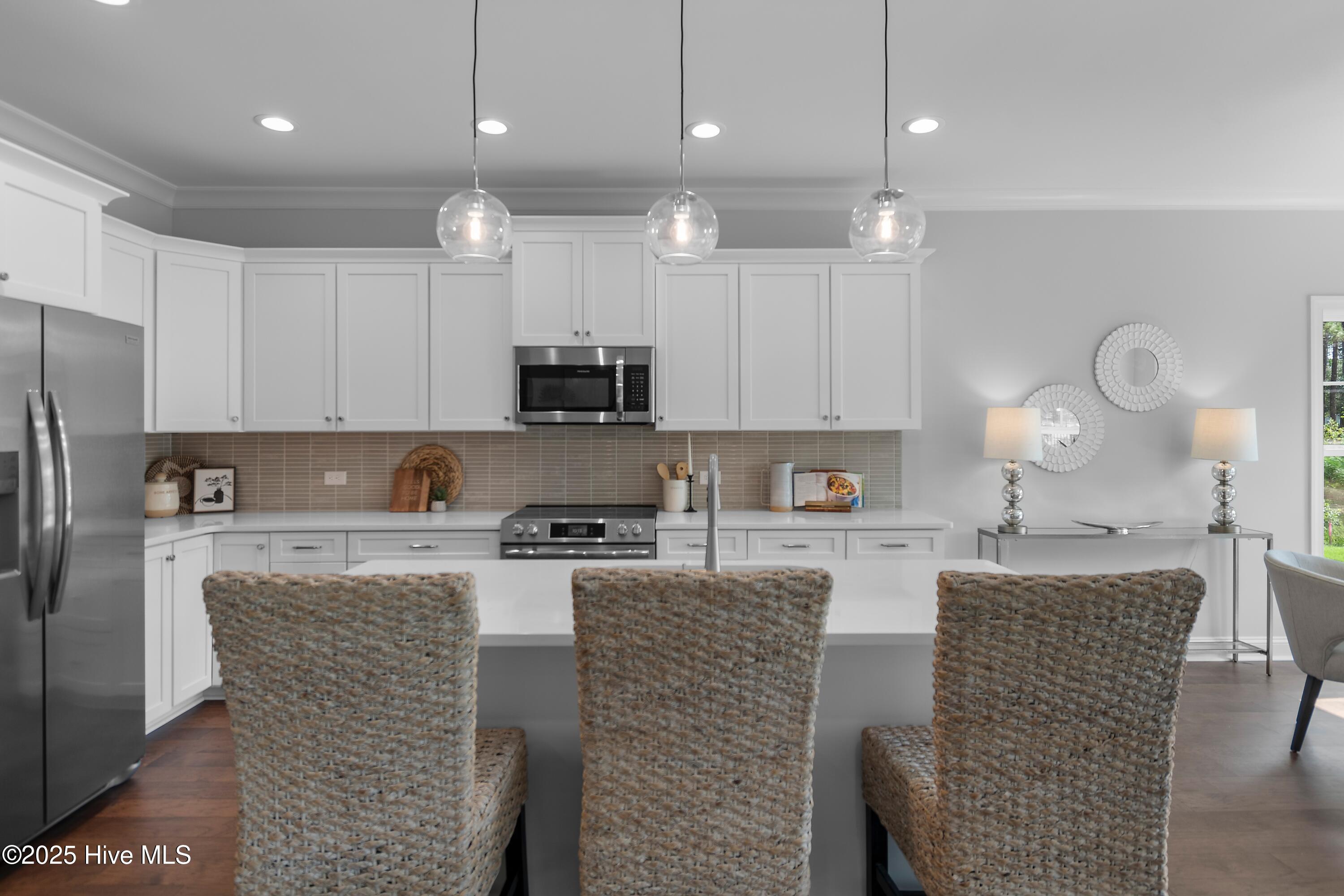 668 Breezewood Drive Property Photo 31