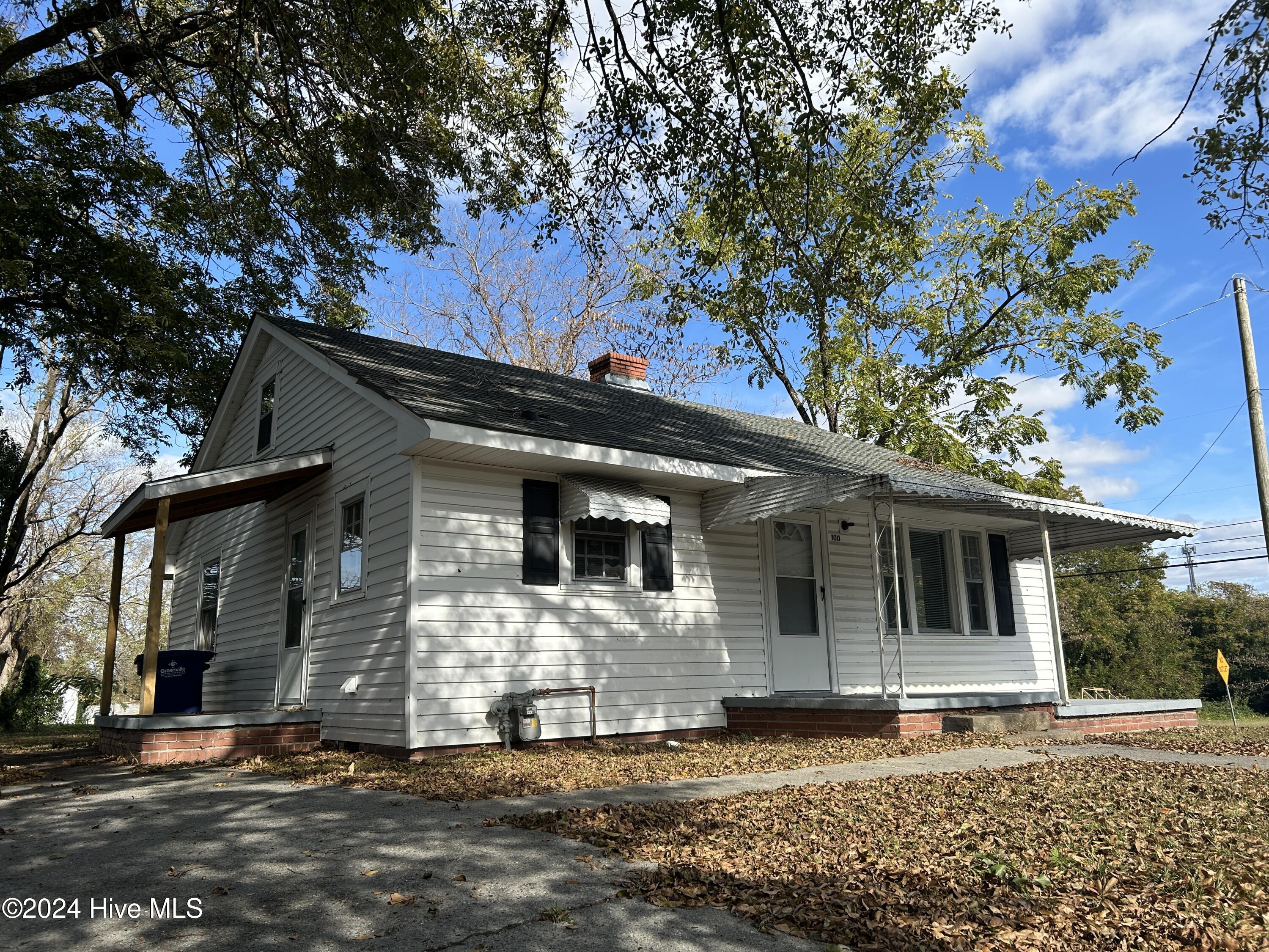 100 Howell Street Property Photo 2