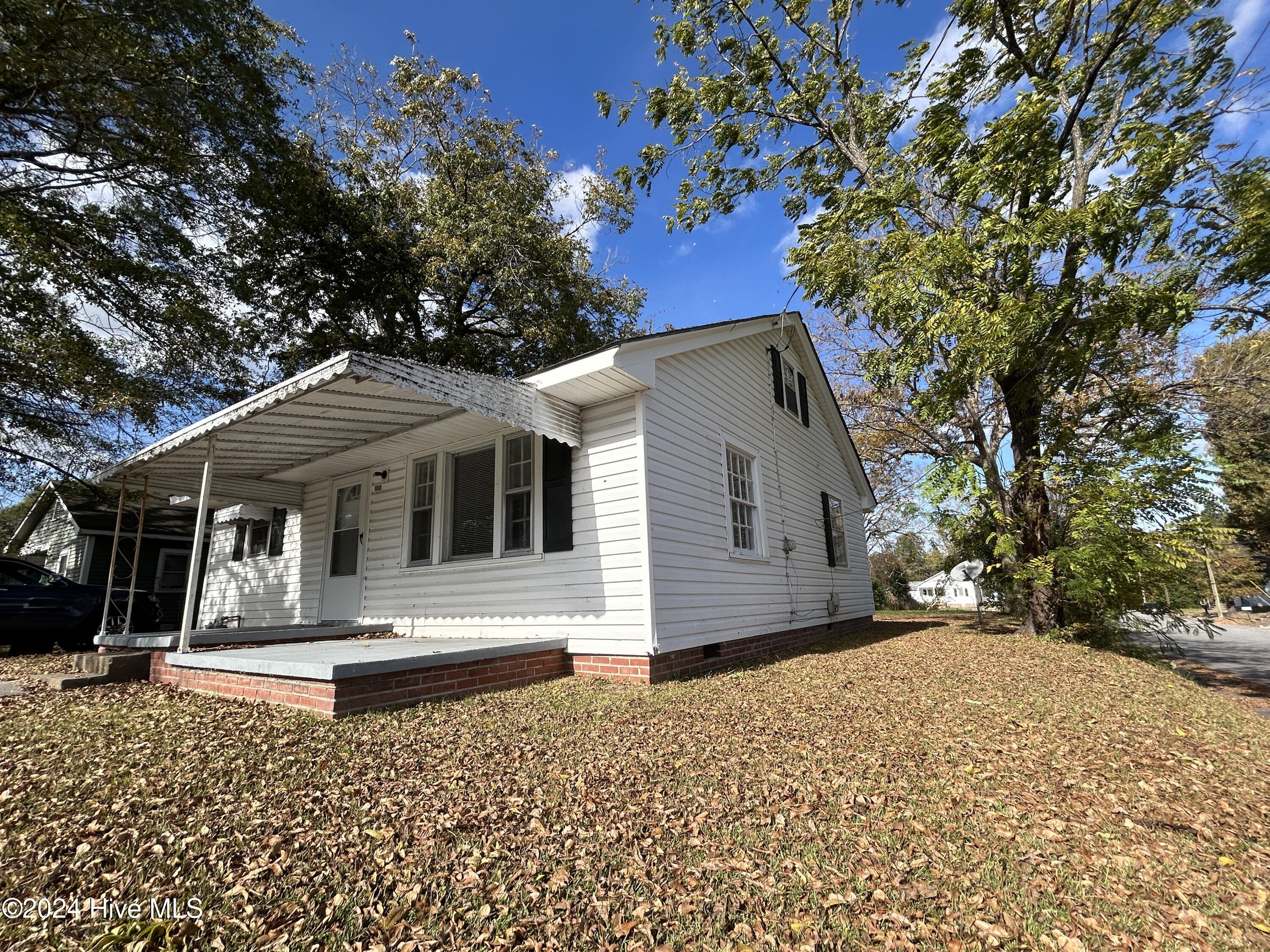 100 Howell Street Property Photo 4
