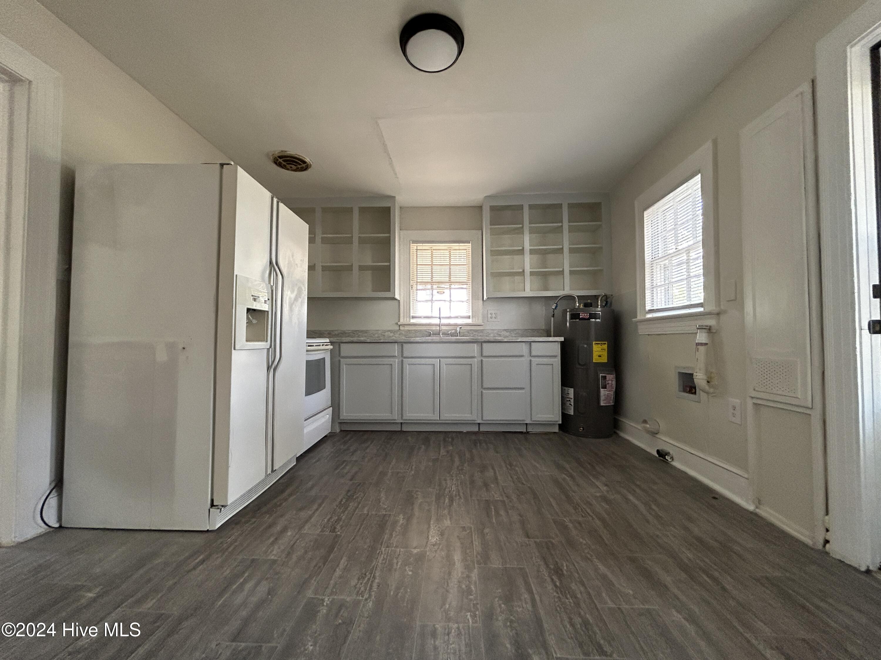 100 Howell Street Property Photo 7