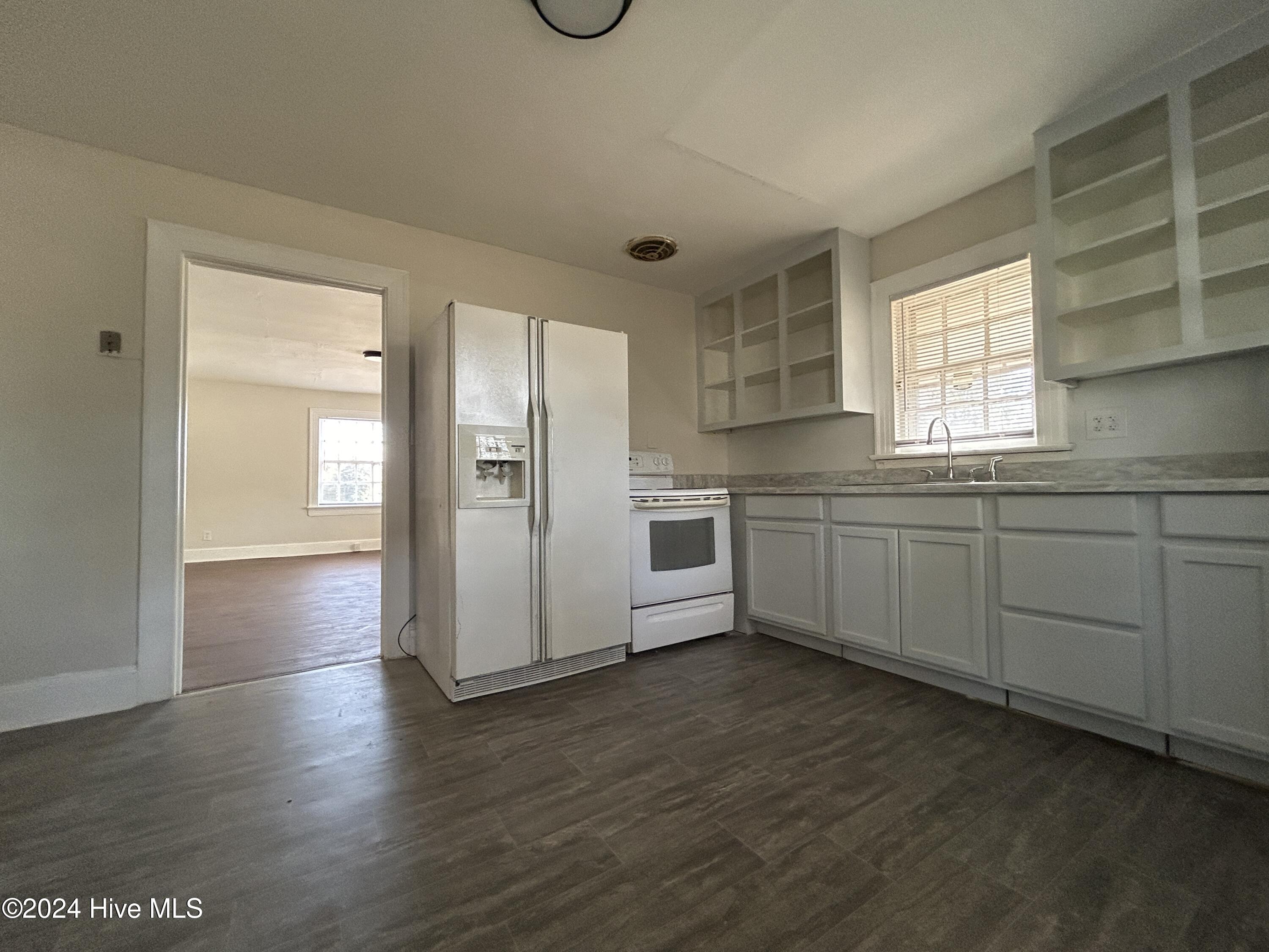100 Howell Street Property Photo 8