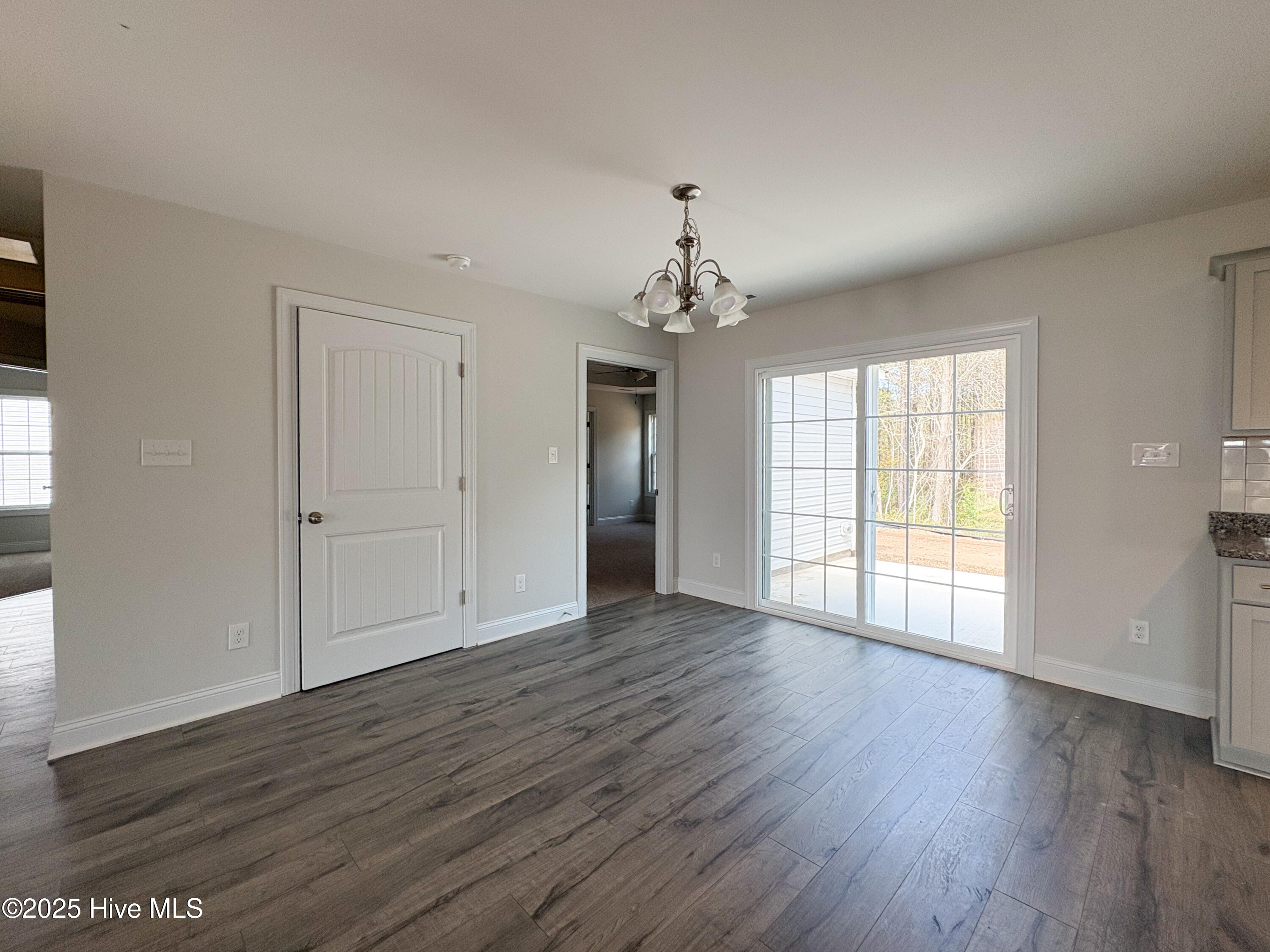 706 Ellabond Street Property Photo 4