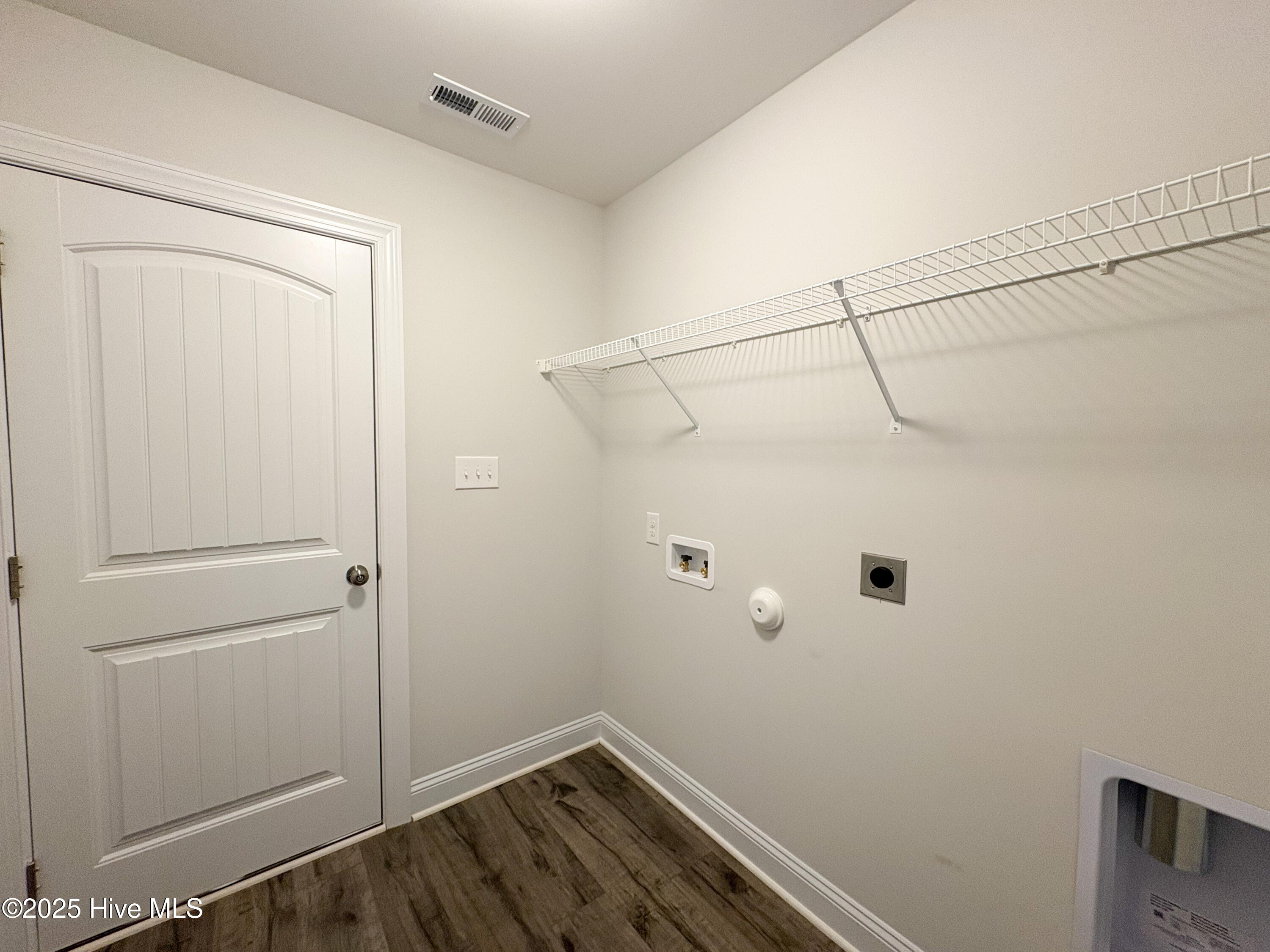 706 Ellabond Street Property Photo 12
