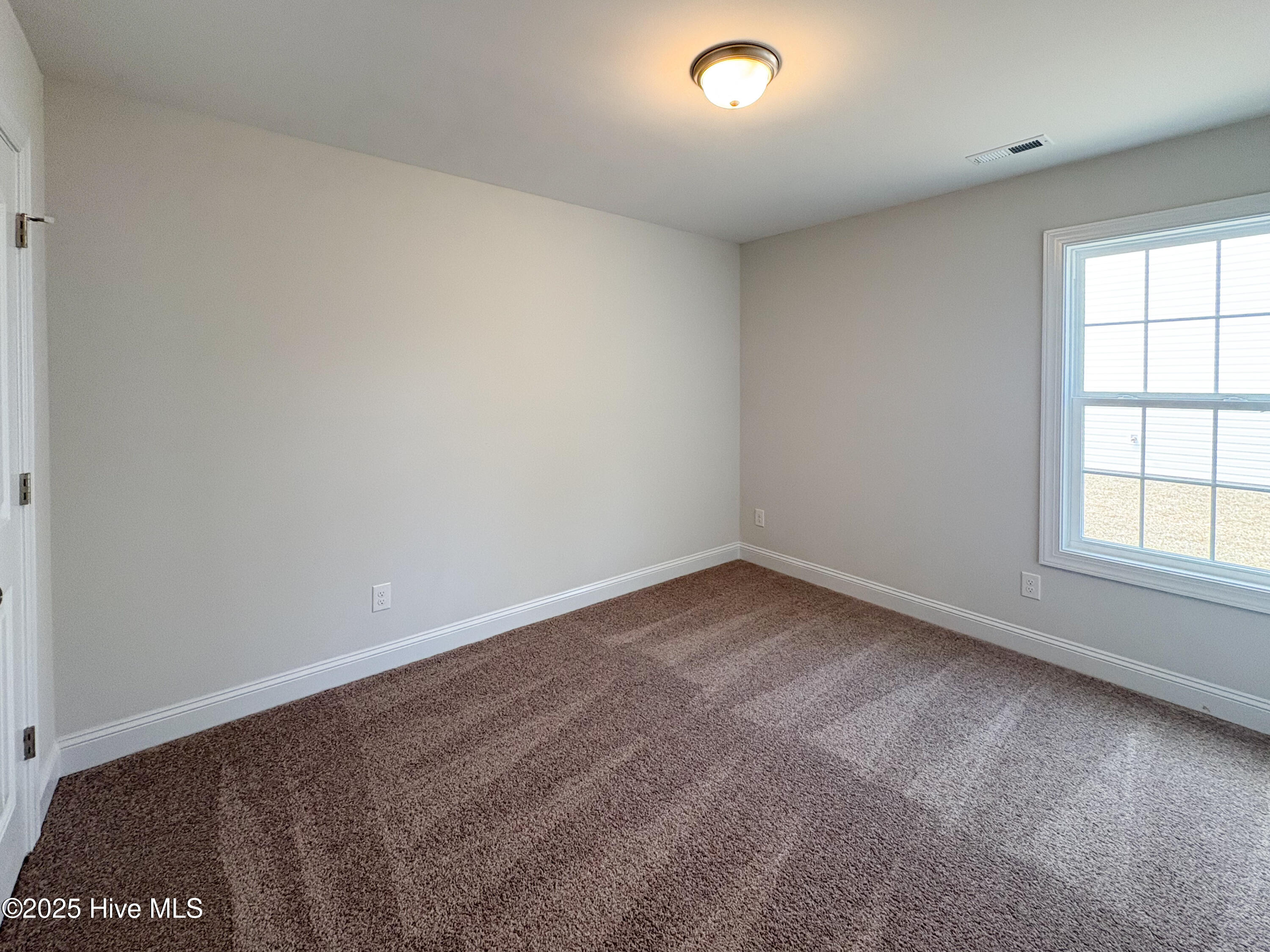 706 Ellabond Street Property Photo 14