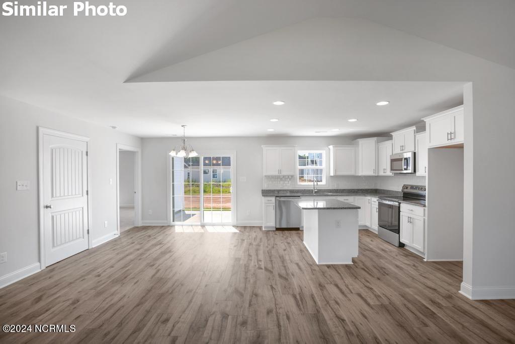 706 Ellabond Street Property Photo 22