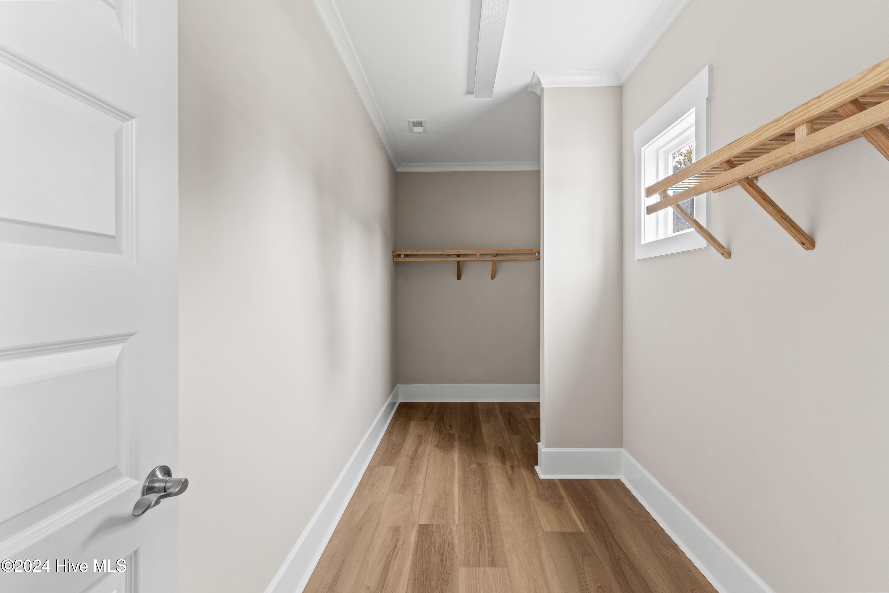 1011 Mayfair Way Property Photo 11