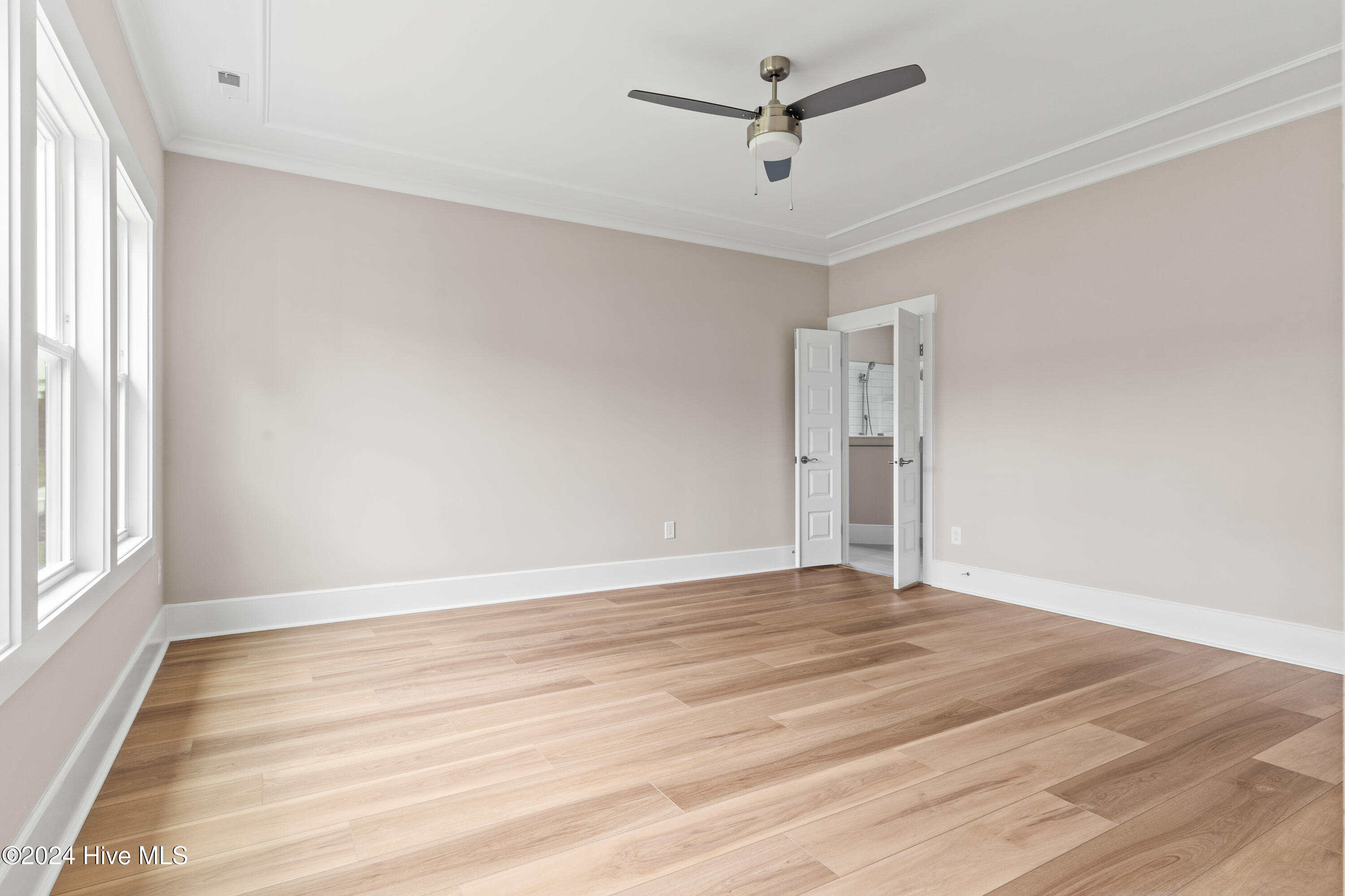1011 Mayfair Way Property Photo 13