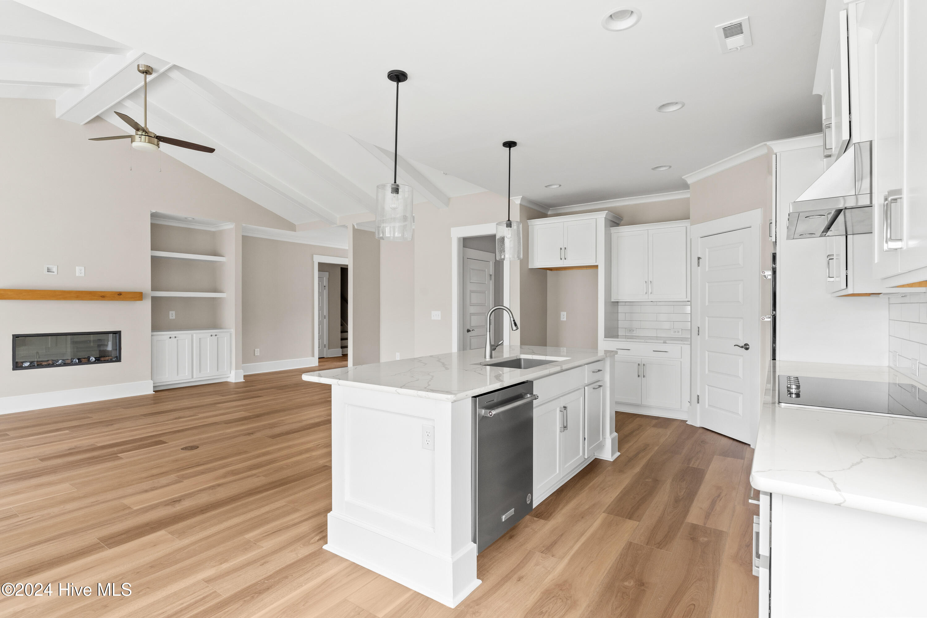 1011 Mayfair Way Property Photo 14
