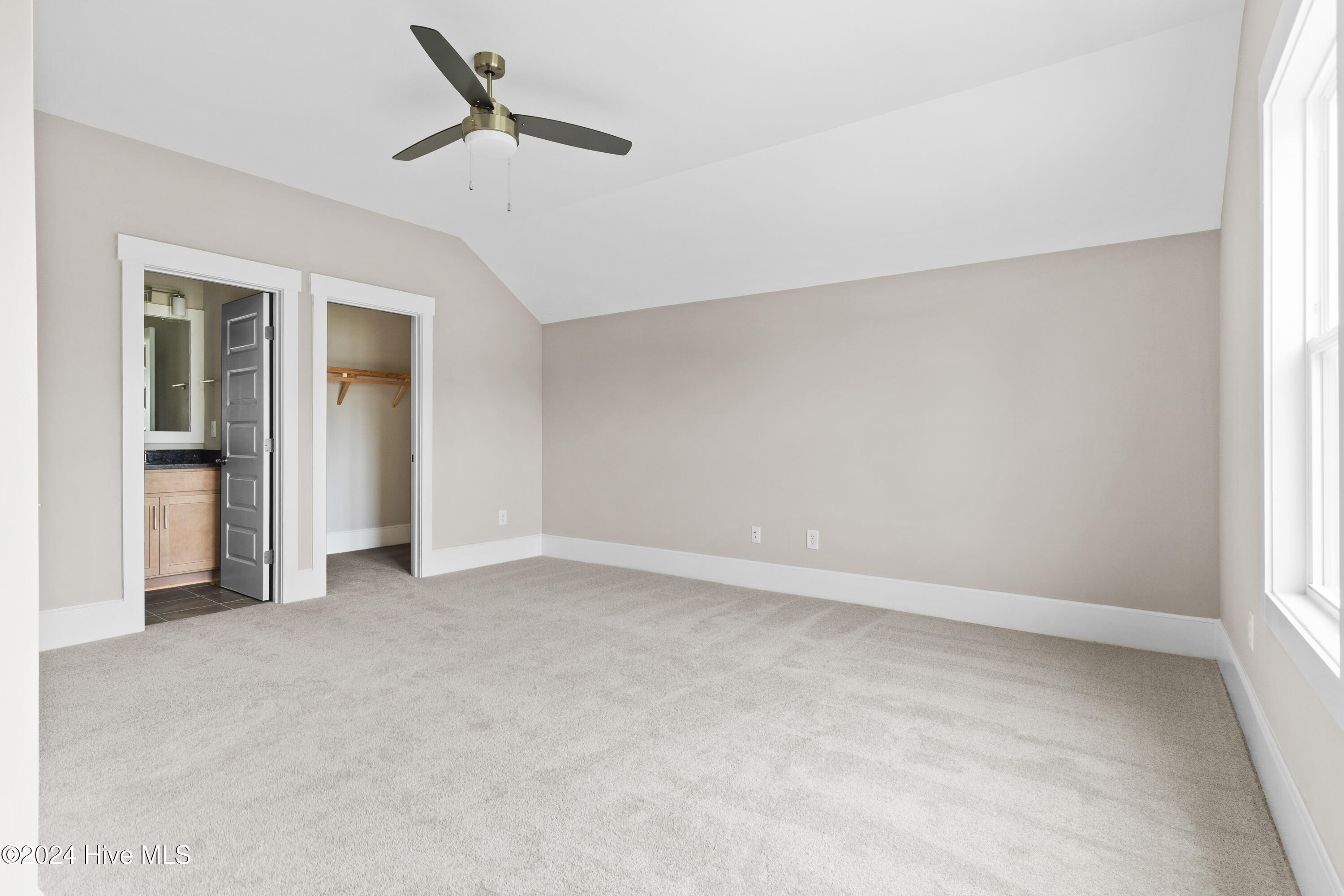 1011 Mayfair Way Property Photo 30