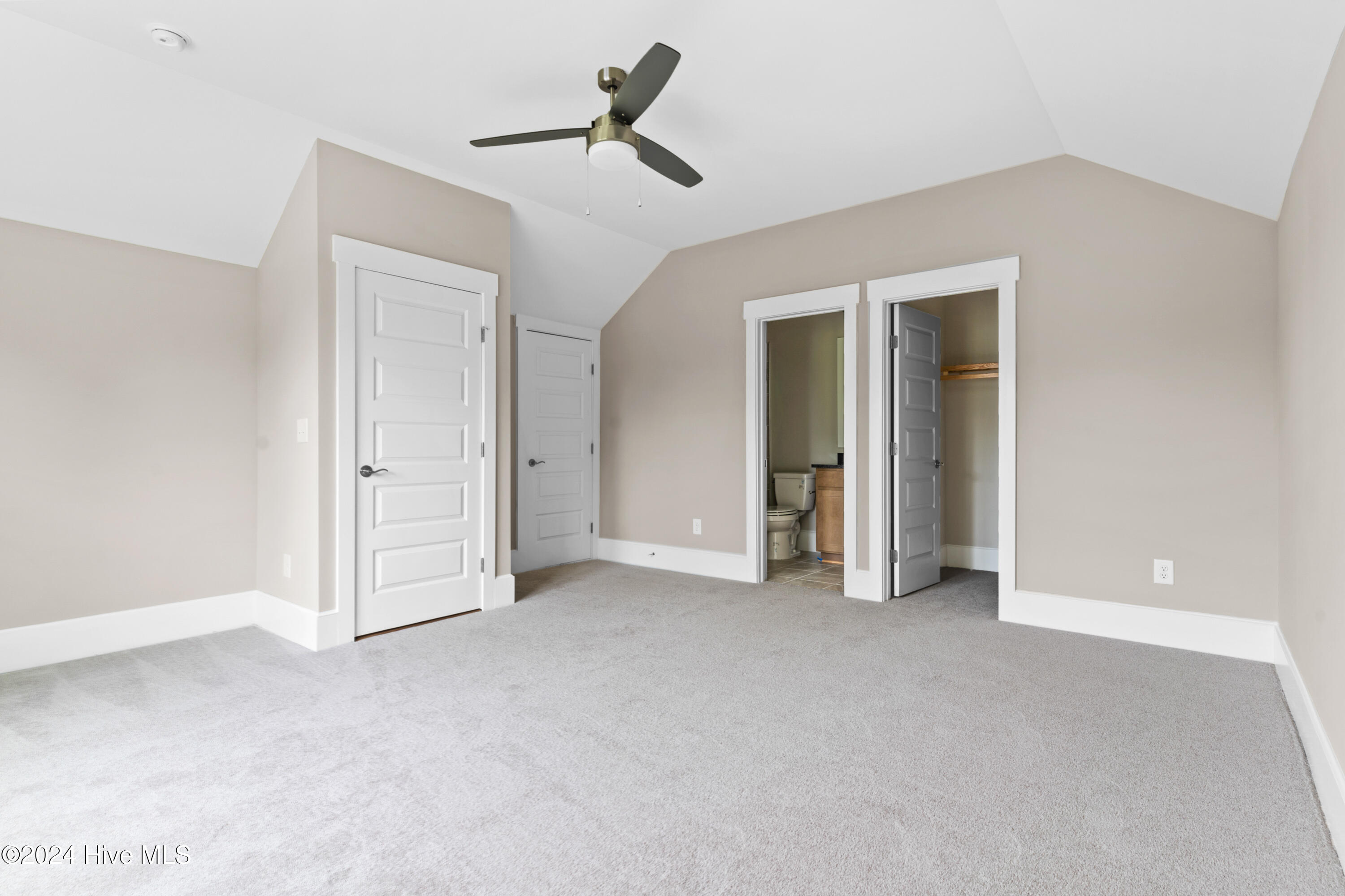 1011 Mayfair Way Property Photo 31