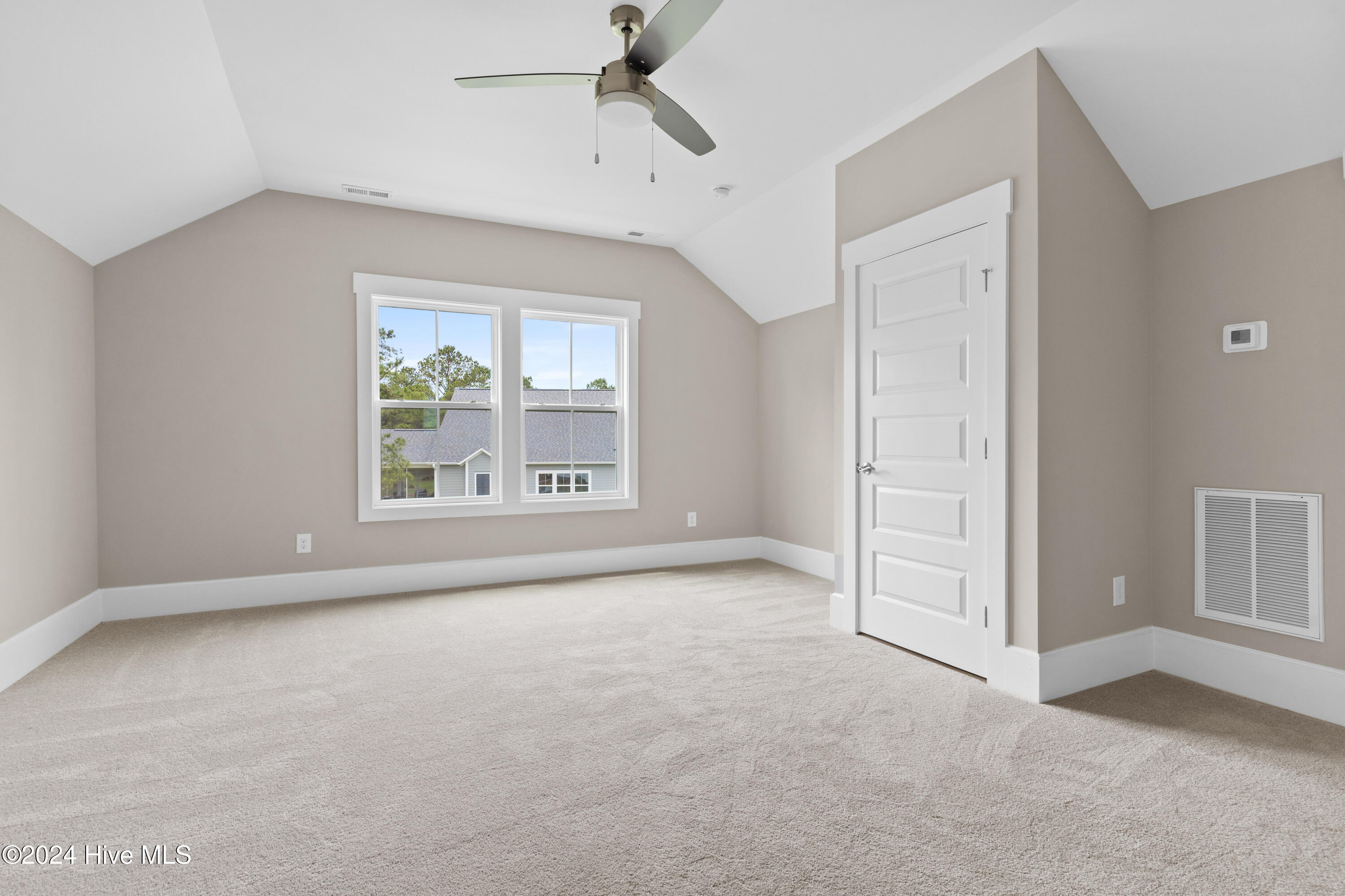 1011 Mayfair Way Property Photo 32