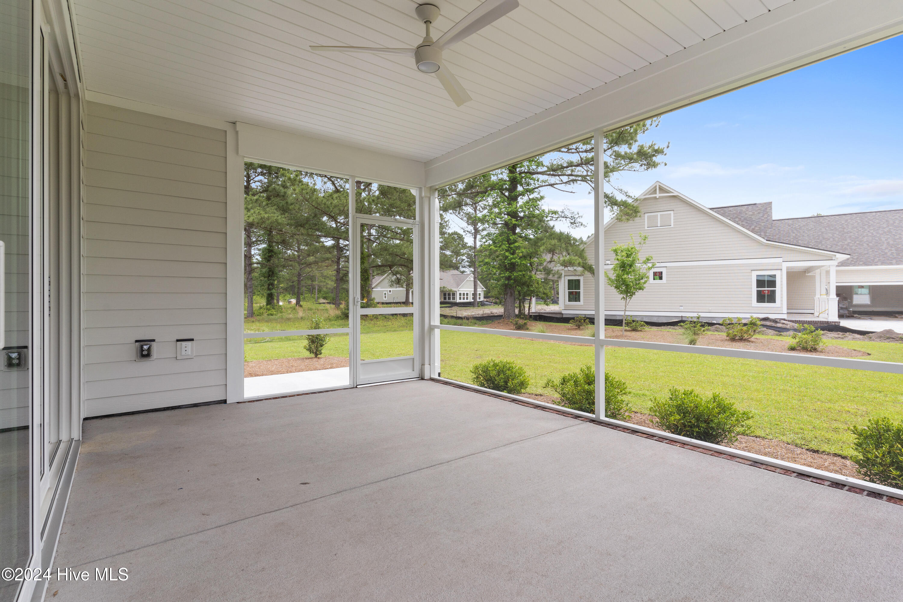 1011 Mayfair Way Property Photo 36