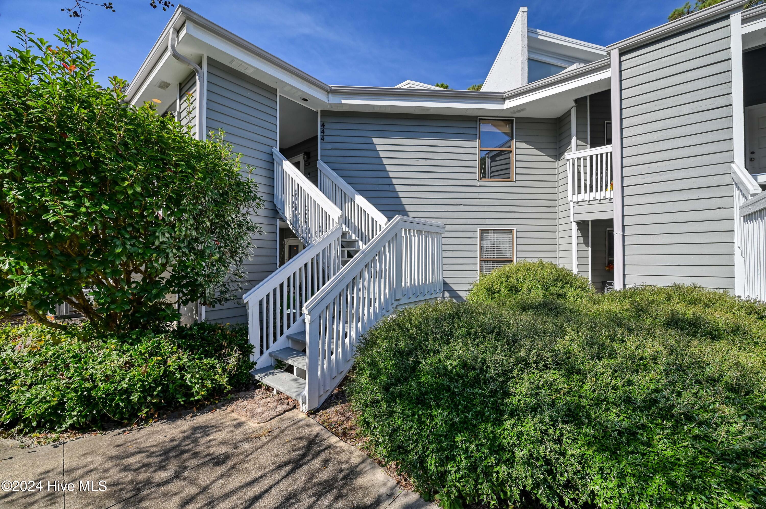 724 Azalea Drive 444 Property Photo 1