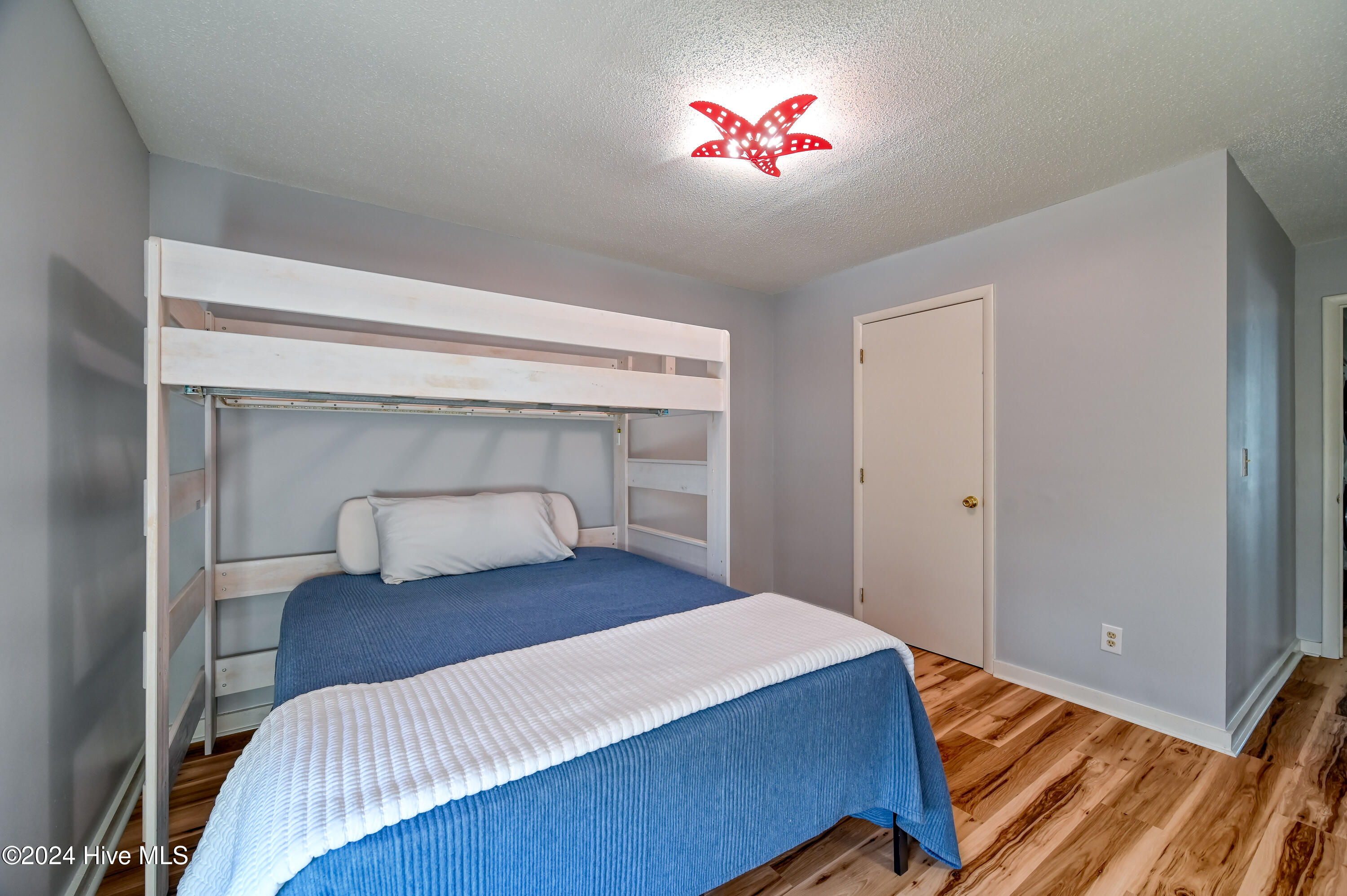 724 Azalea Drive 444 Property Photo 16