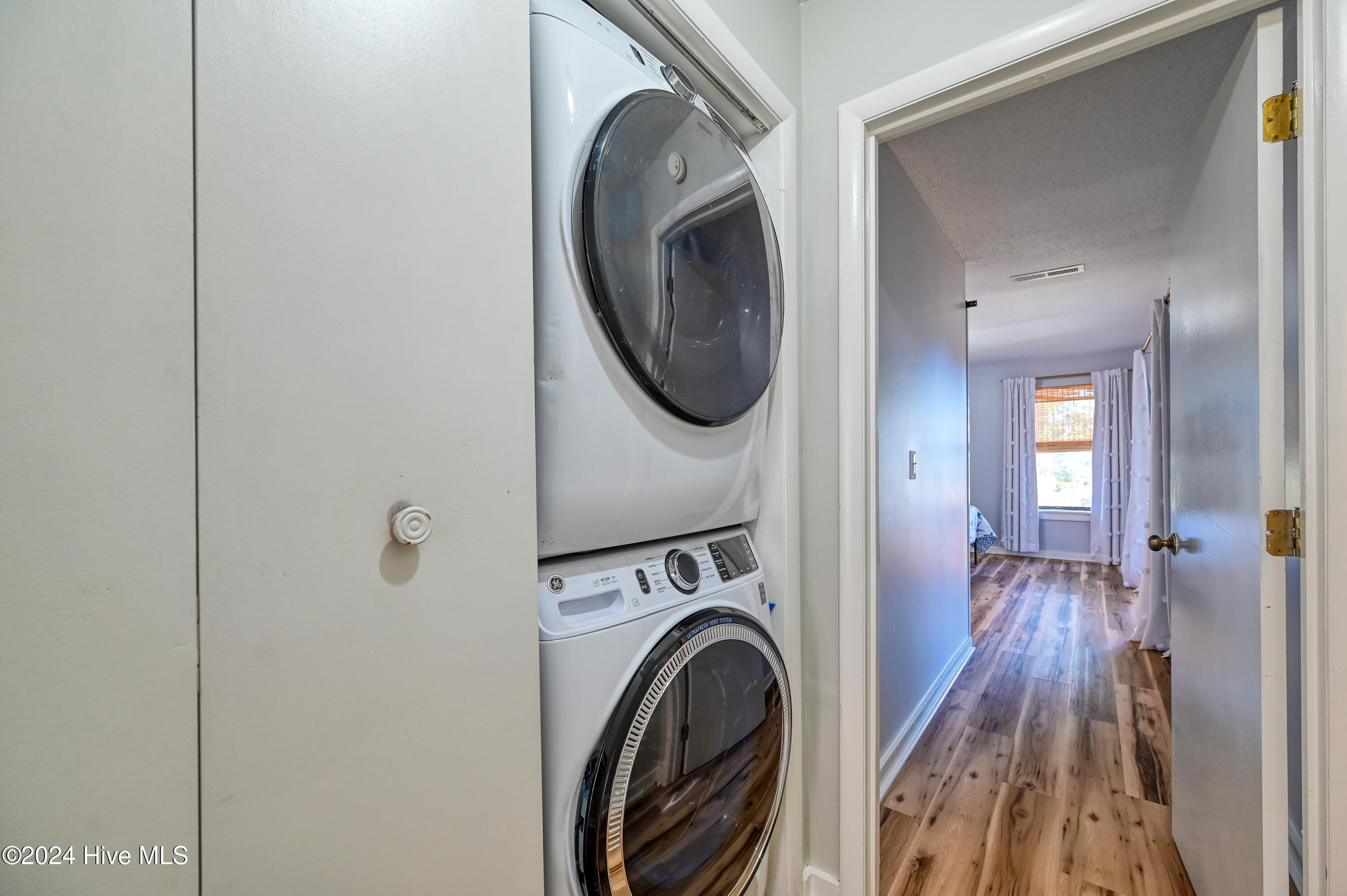 724 Azalea Drive 444 Property Photo 18