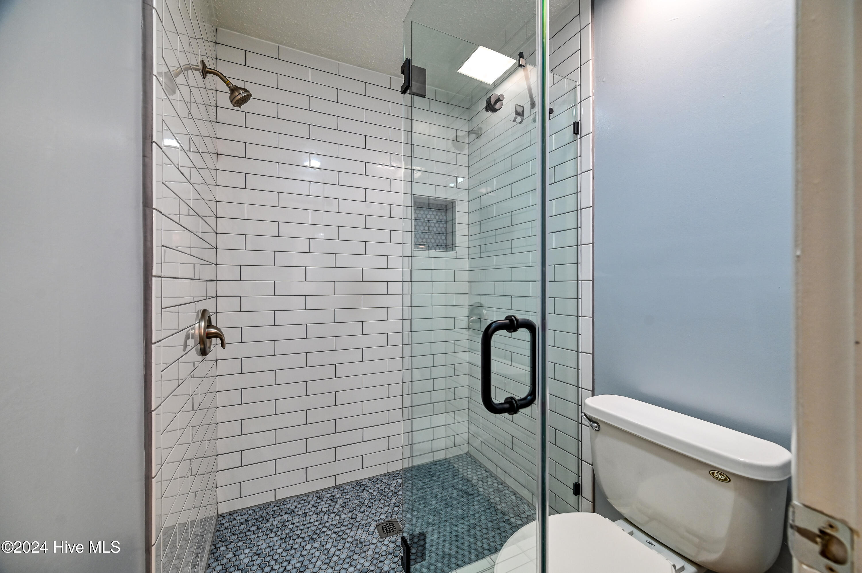 724 Azalea Drive 444 Property Photo 23
