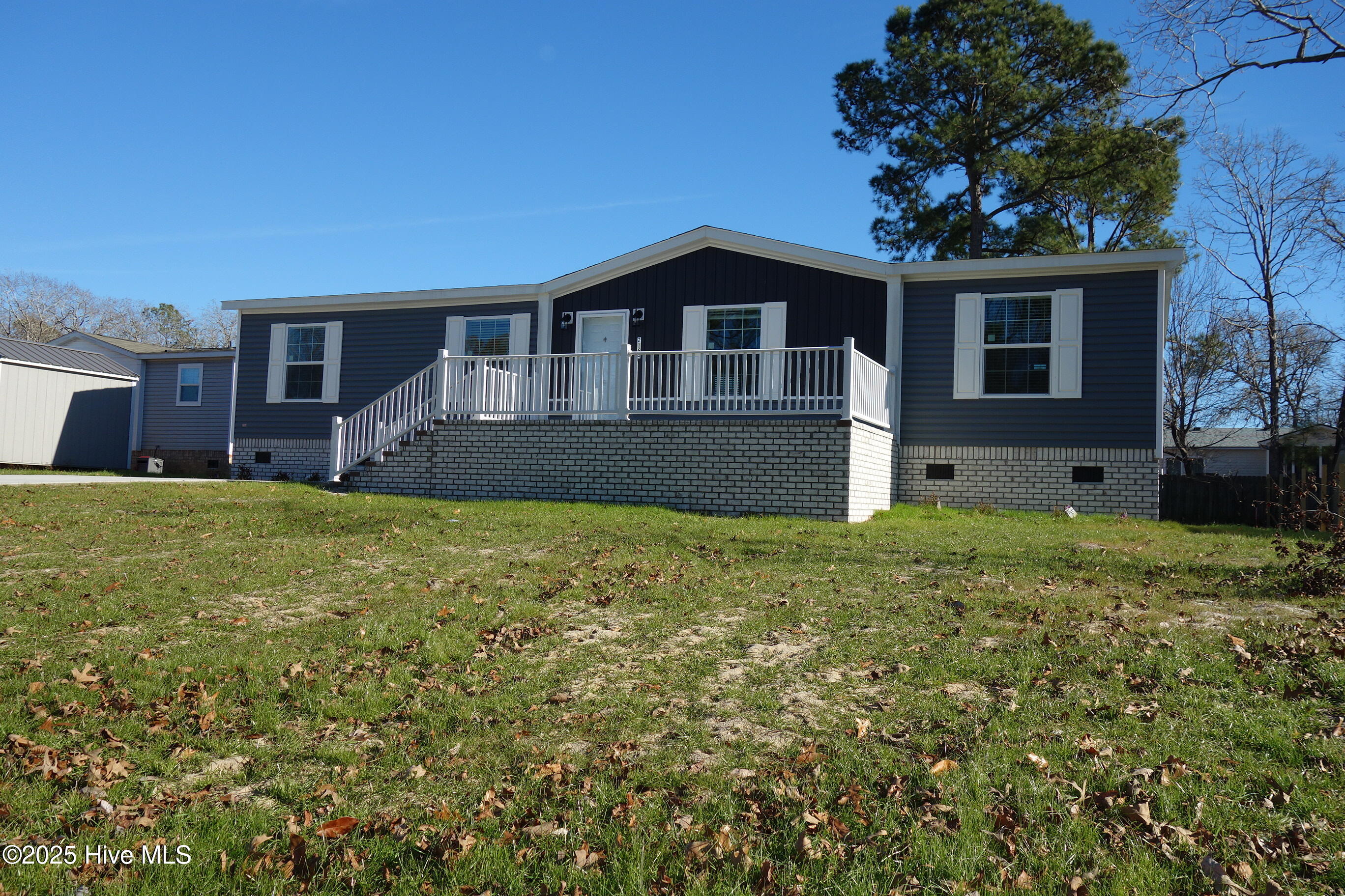 2164 Lakeside Avenue Property Photo