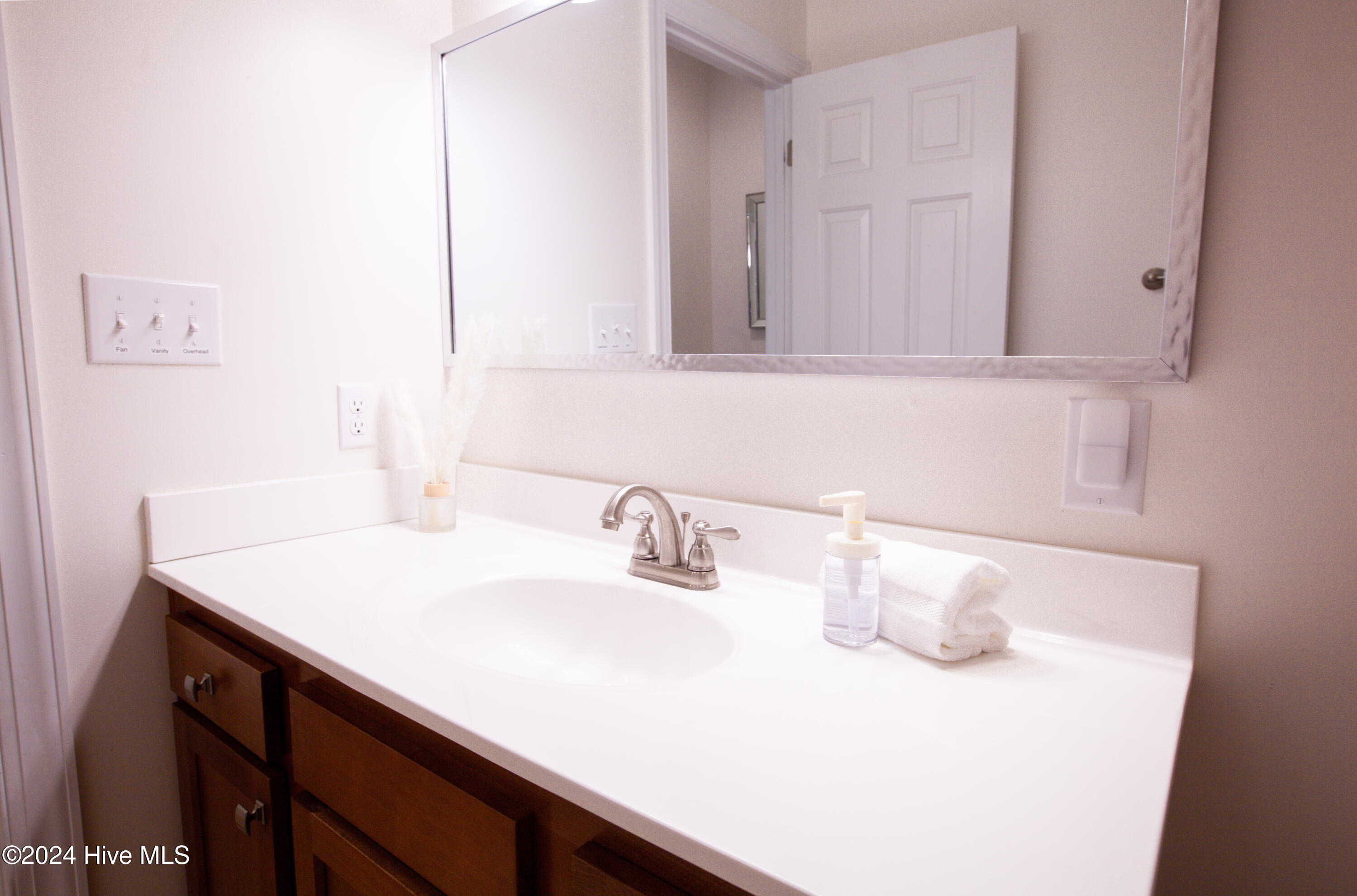234 Jay Street Property Photo 14