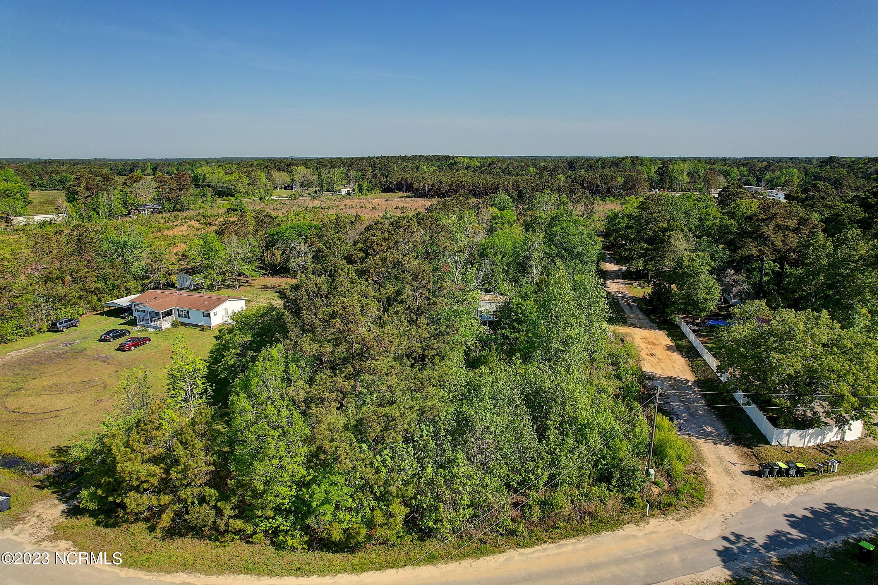 1595 Tarpon Street Property Photo 3