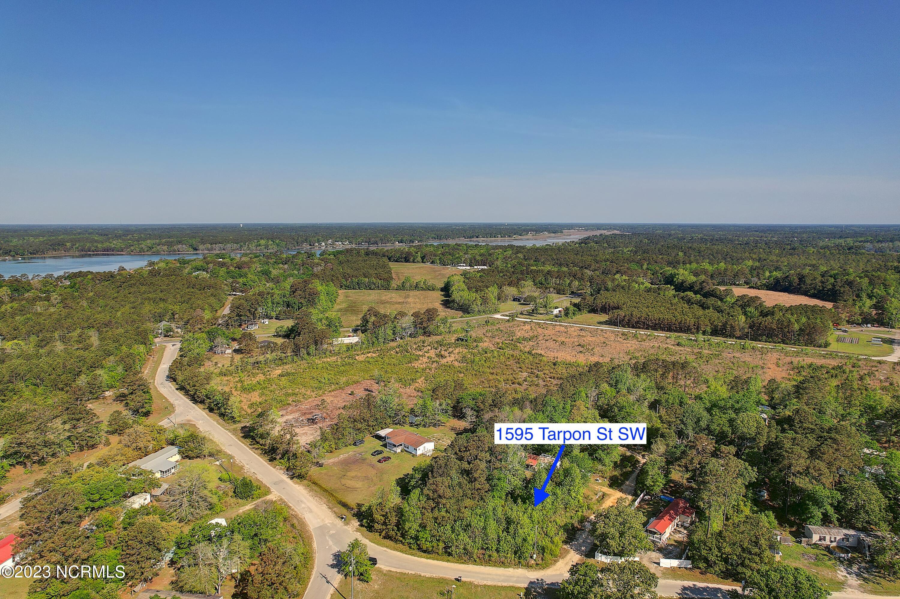 1595 Tarpon Street Property Photo 7
