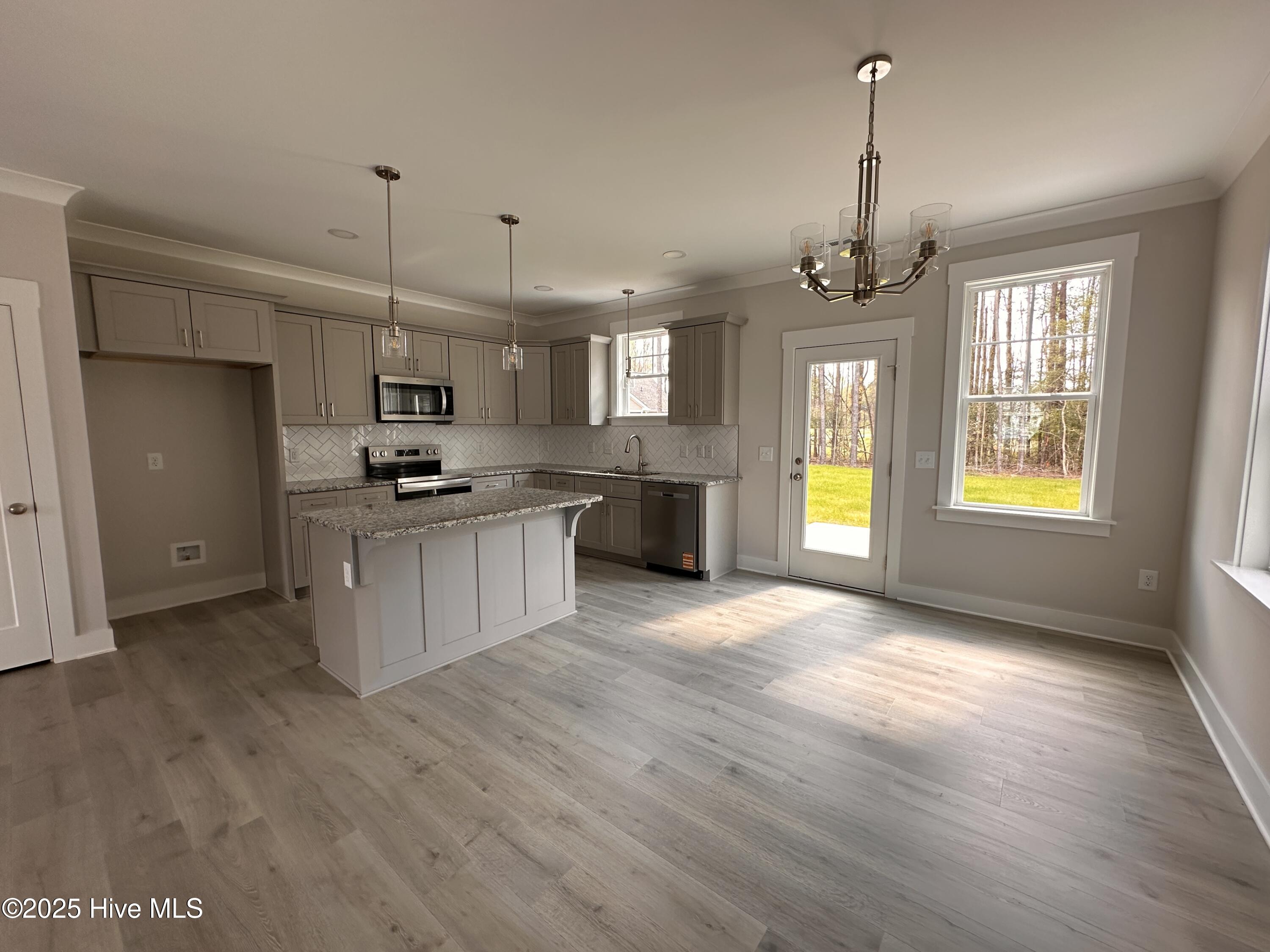 39 N Rowsham Place Property Photo 4