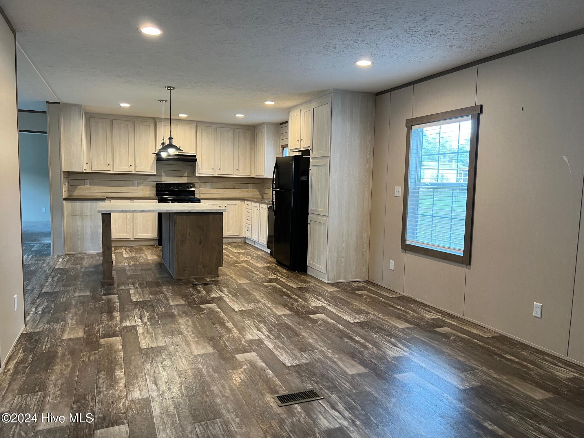 387 Hales Branch Drive Property Photo 6