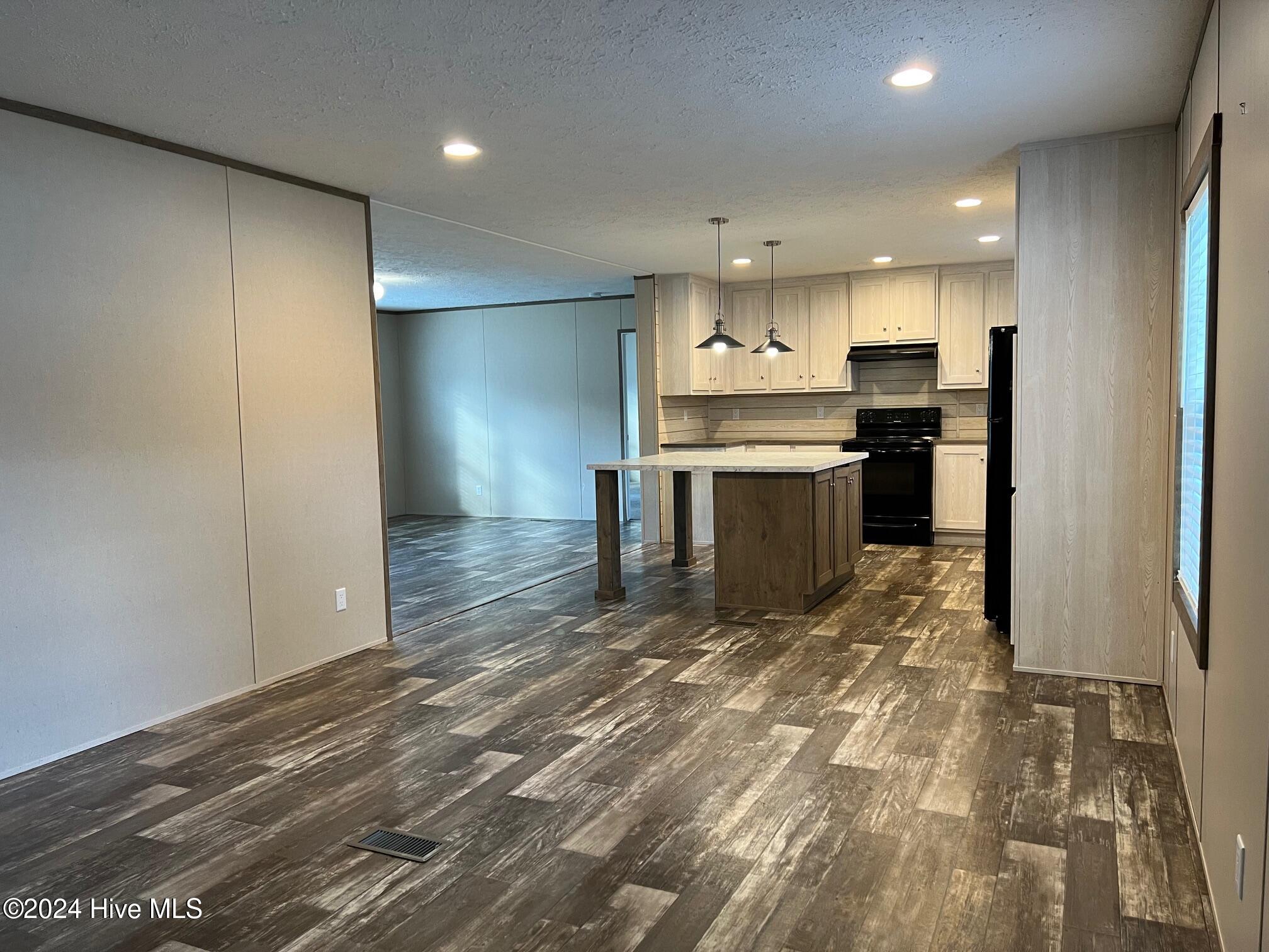 387 Hales Branch Drive Property Photo 7