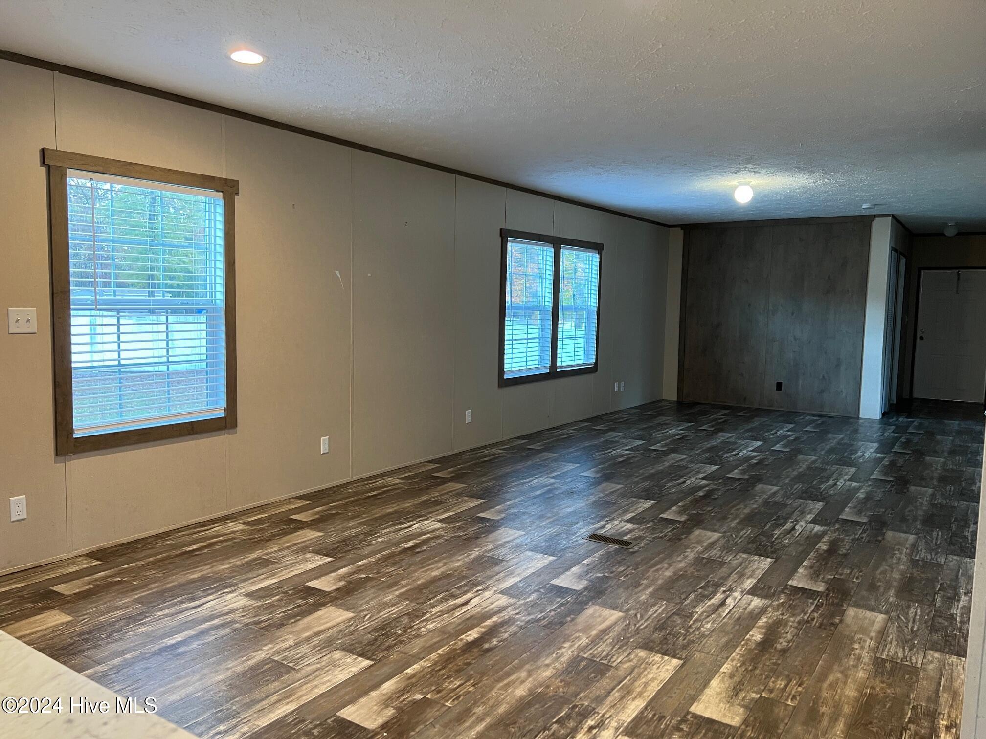 387 Hales Branch Drive Property Photo 12