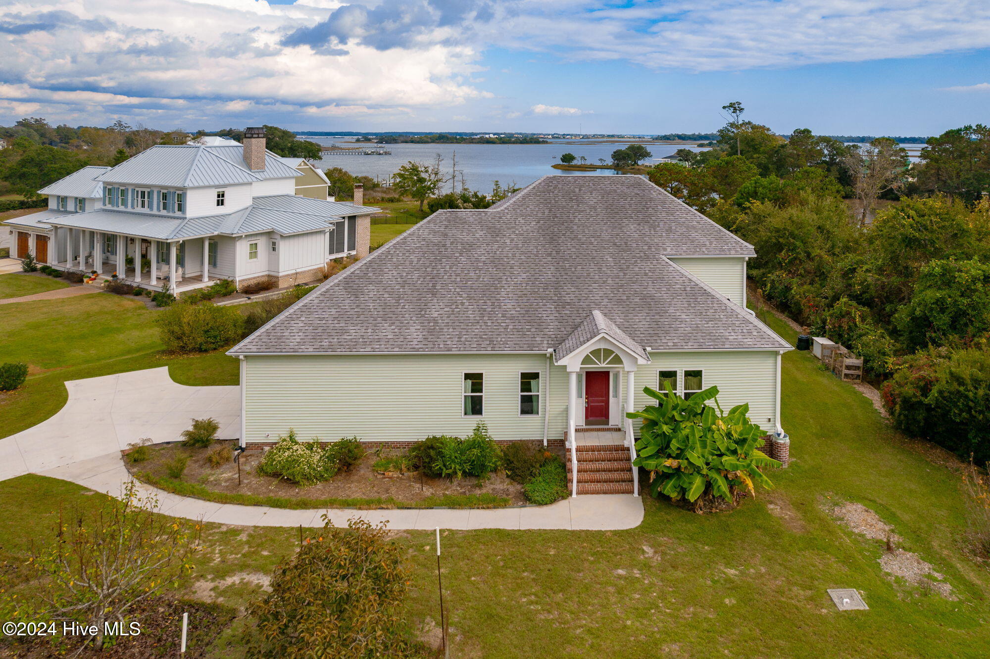 Elizabeth Way Real Estate Listings Main Image