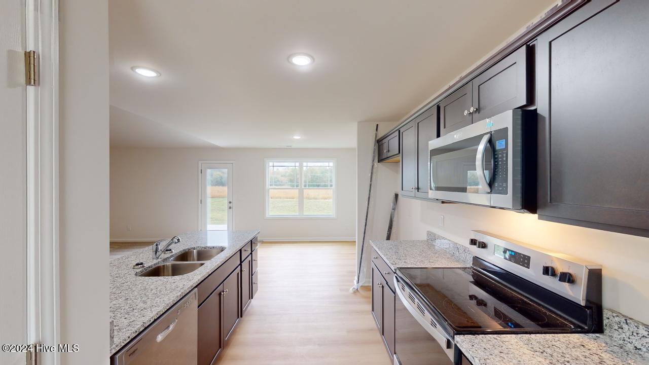 284 Swinson Drive Property Photo 24