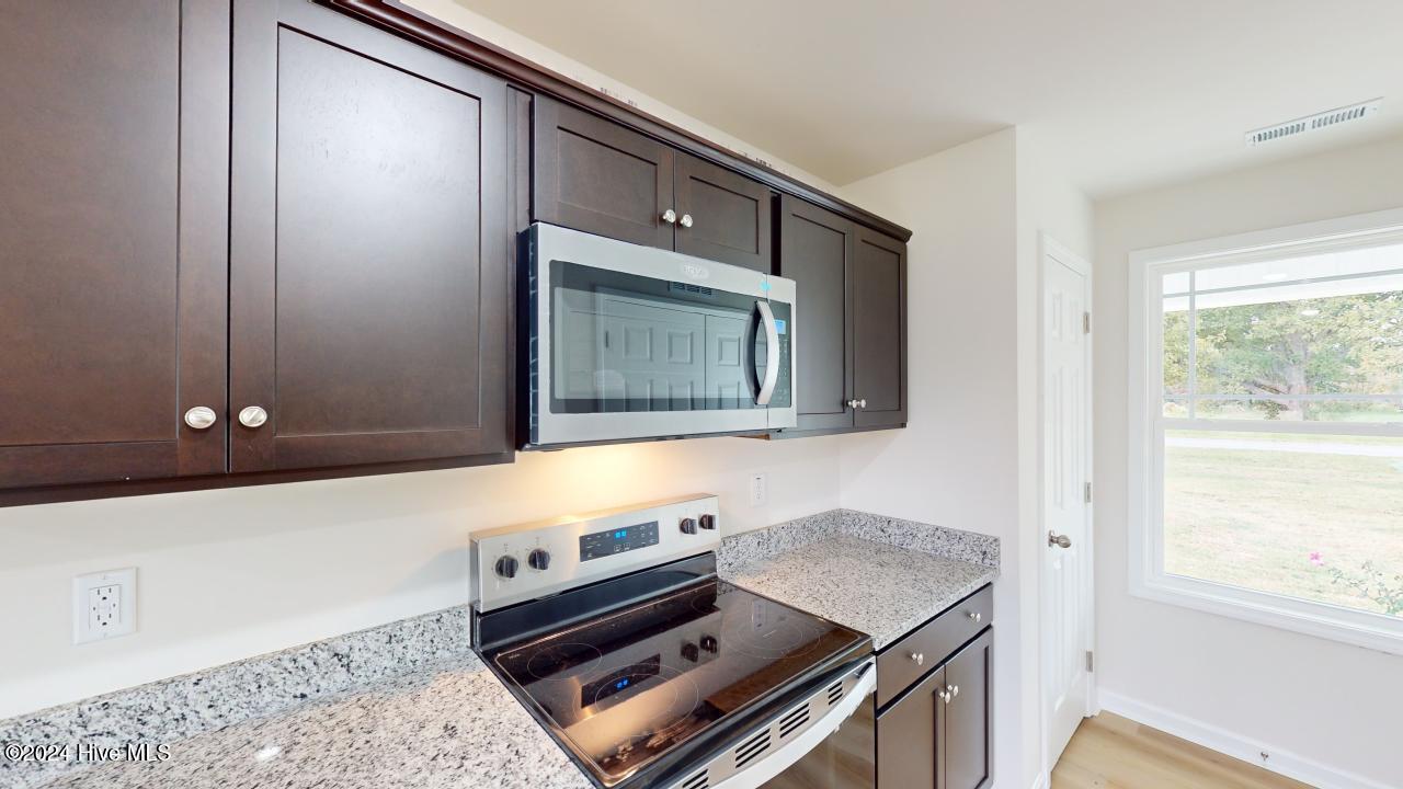284 Swinson Drive Property Photo 25